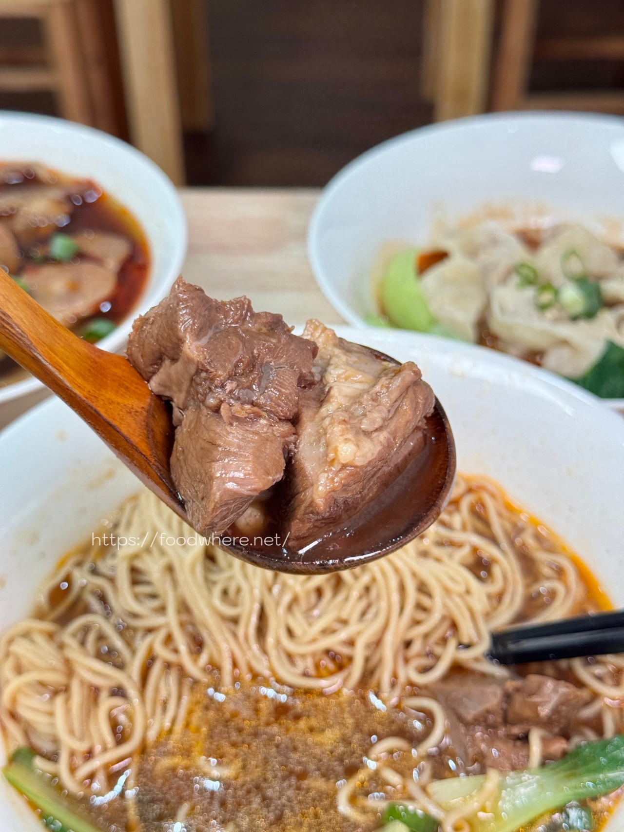 （有菜單）高雄牛肉麵推薦《渝記食記重慶小麵》紅燒牛肉麵、酸辣粉、滷味都非常好吃！台北2024牛肉麵節銀牌 @高雄美食底對