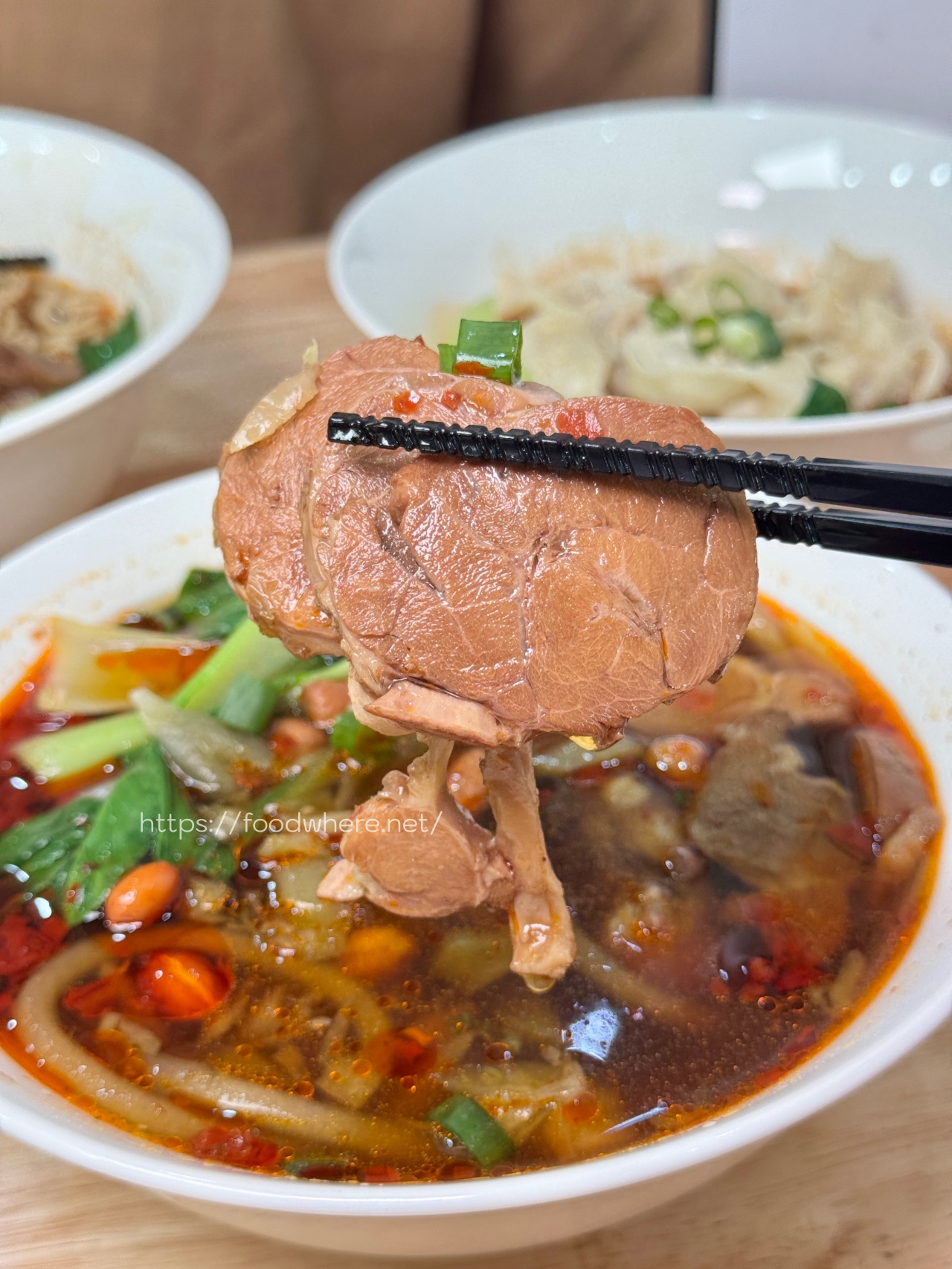 （有菜單）高雄牛肉麵推薦《渝記食記重慶小麵》紅燒牛肉麵、酸辣粉、滷味都非常好吃！台北2024牛肉麵節銀牌 @高雄美食底對