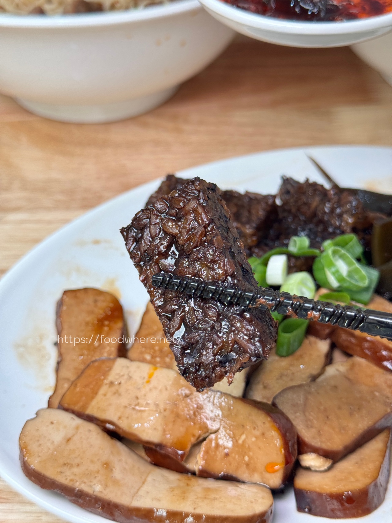 （有菜單）高雄牛肉麵推薦《渝記食記重慶小麵》紅燒牛肉麵、酸辣粉、滷味都非常好吃！台北2024牛肉麵節銀牌 @高雄美食底對