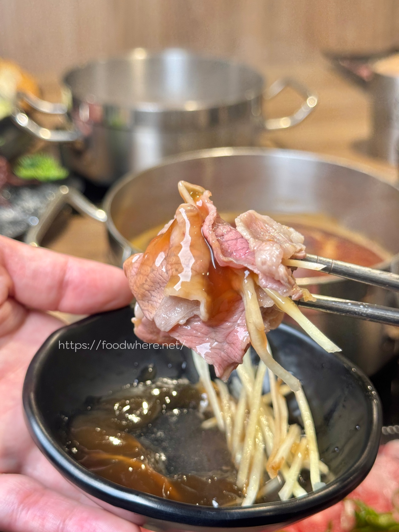 （有放菜單）高雄個人式自助火鍋新高度《小牧鍋 minimoo高雄大同店》主打牛骨鍋、熟成牛肉，自助菜吧超豐盛選擇多 @高雄美食底對