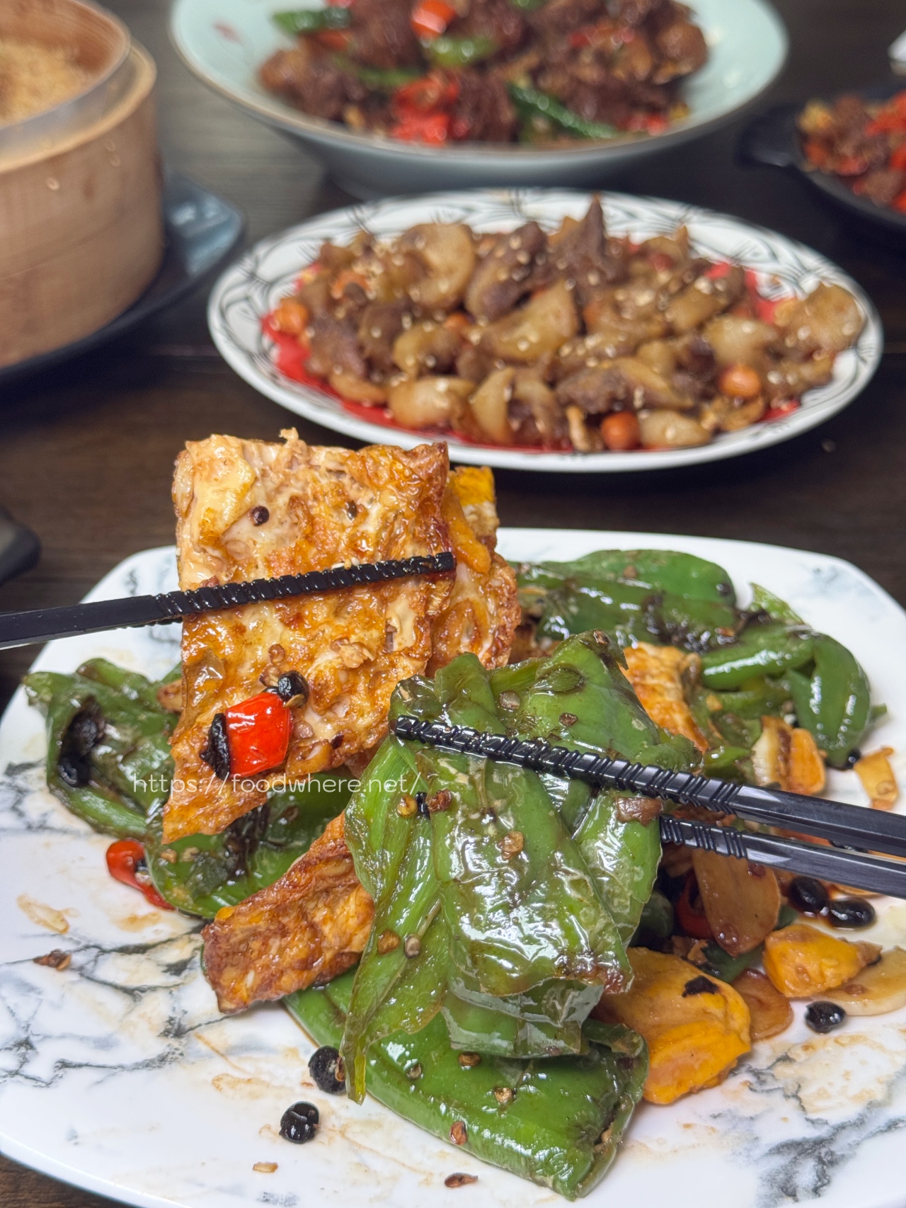 （有菜單）全臺第一間《贛菜館》就在高雄，道地江西菜讓你吃過回味無窮，推薦菜：南昌炒粉、啤酒鴨、香辣炒仔排、粉蒸肉 @高雄美食底對