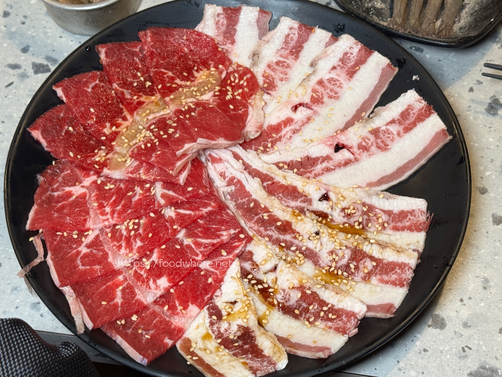 高雄燒肉599起吃到飽『Oh ! Yaki精緻燒肉吃到飽』雞豬牛海鮮各式食材都新鮮。天使紅蝦 安格斯16盎司嫩肩牛 @高雄美食底對
