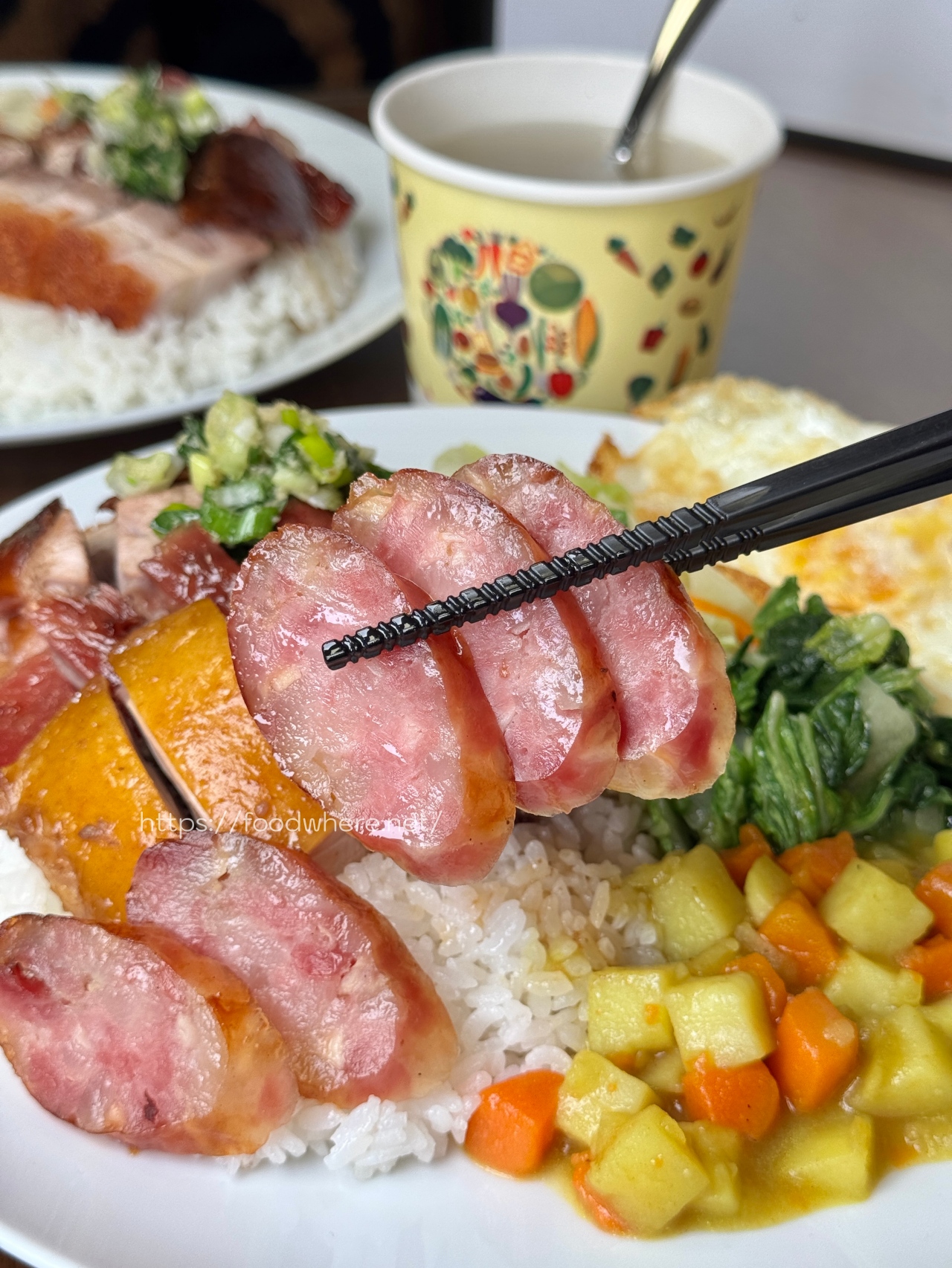 高雄必吃金牌五寶飯《香港尖沙咀燒臘便當》燒腩、叉燒、燒鴨、油雞、香腸一次滿足！ @高雄美食底對