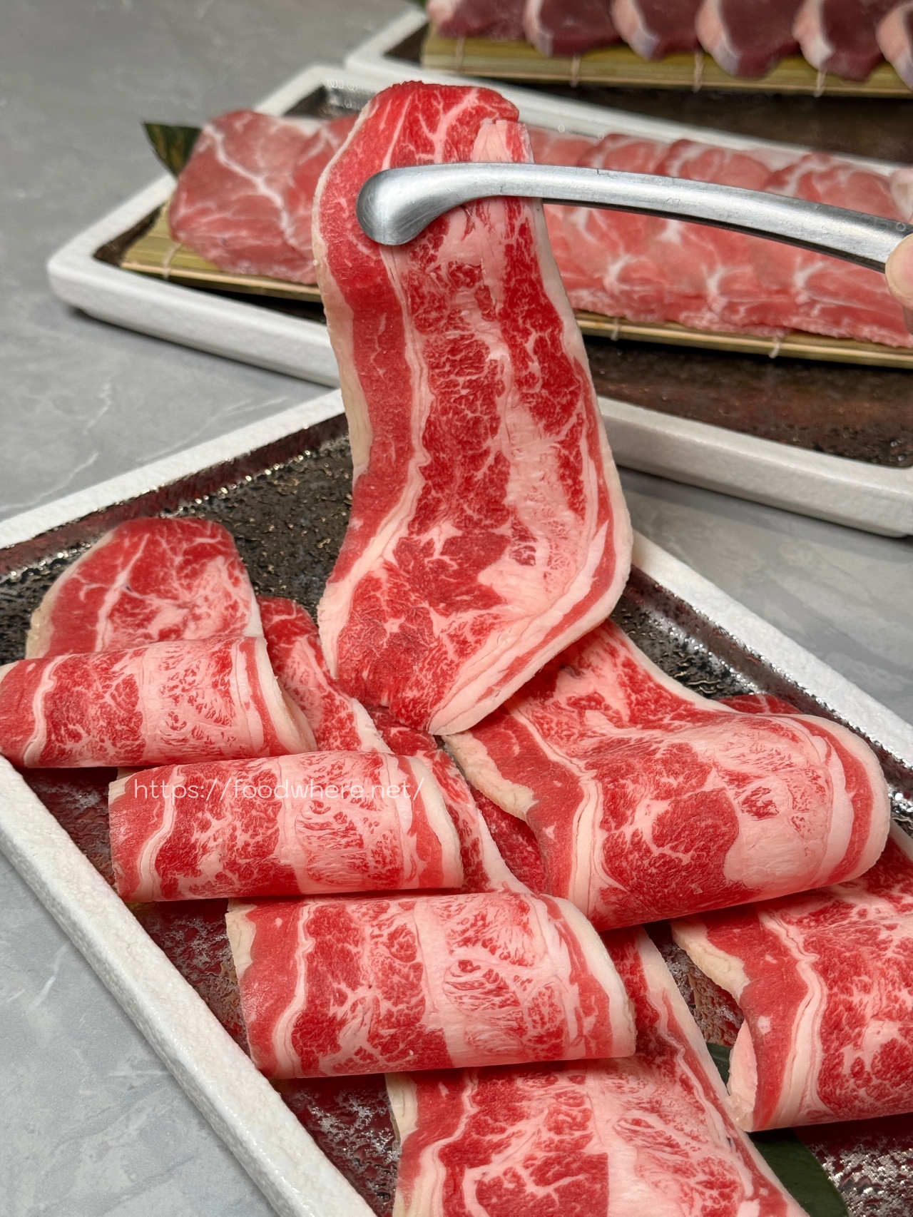 （2025菜單）全臺CP值最高的燒肉店《一底夯》129元起炭火燒烤+39元自助沙拉飲料吧吃到飽 @高雄美食底對