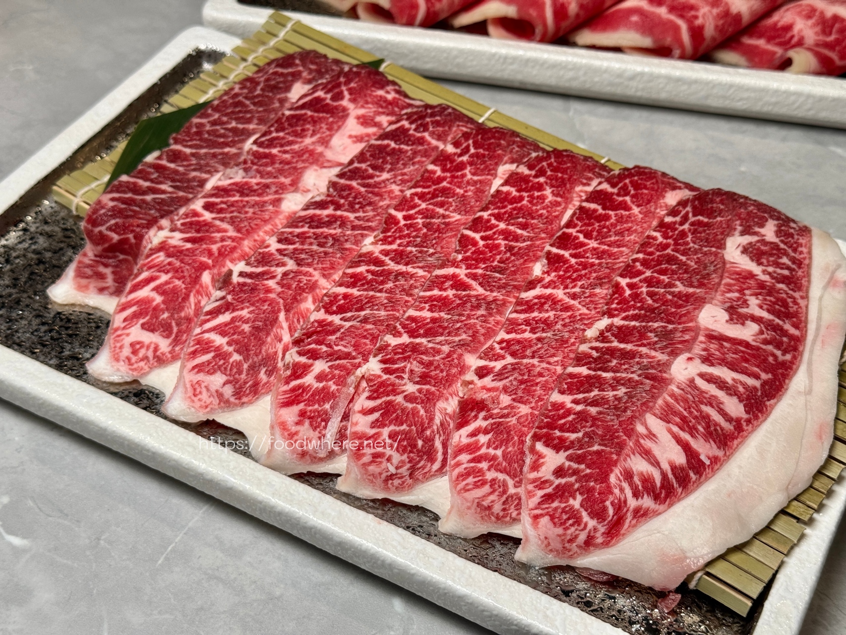 （2025菜單）全臺CP值最高的燒肉店《一底夯》129元起炭火燒烤+39元自助沙拉飲料吧吃到飽 @高雄美食底對