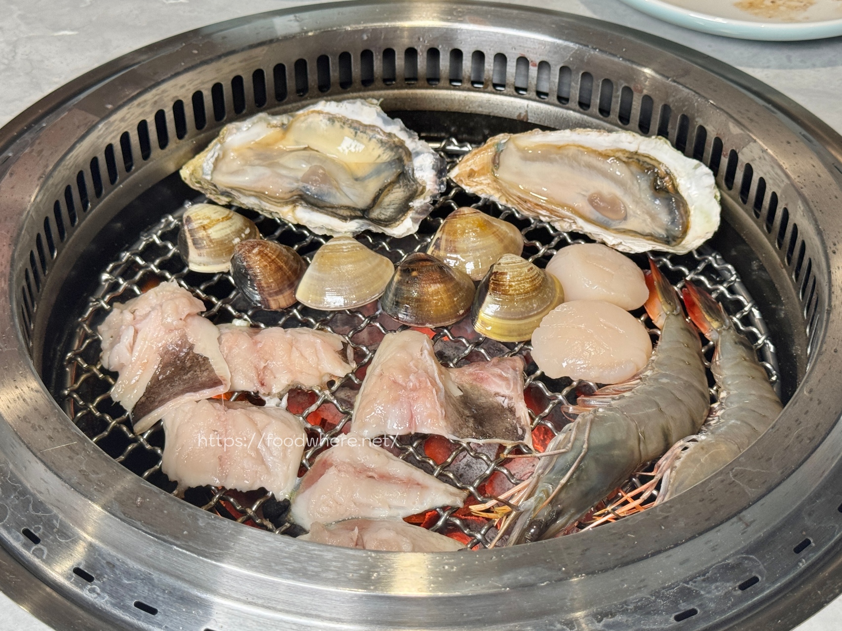 （2025菜單）全臺CP值最高的燒肉店《一底夯》129元起炭火燒烤+39元自助沙拉飲料吧吃到飽 @高雄美食底對