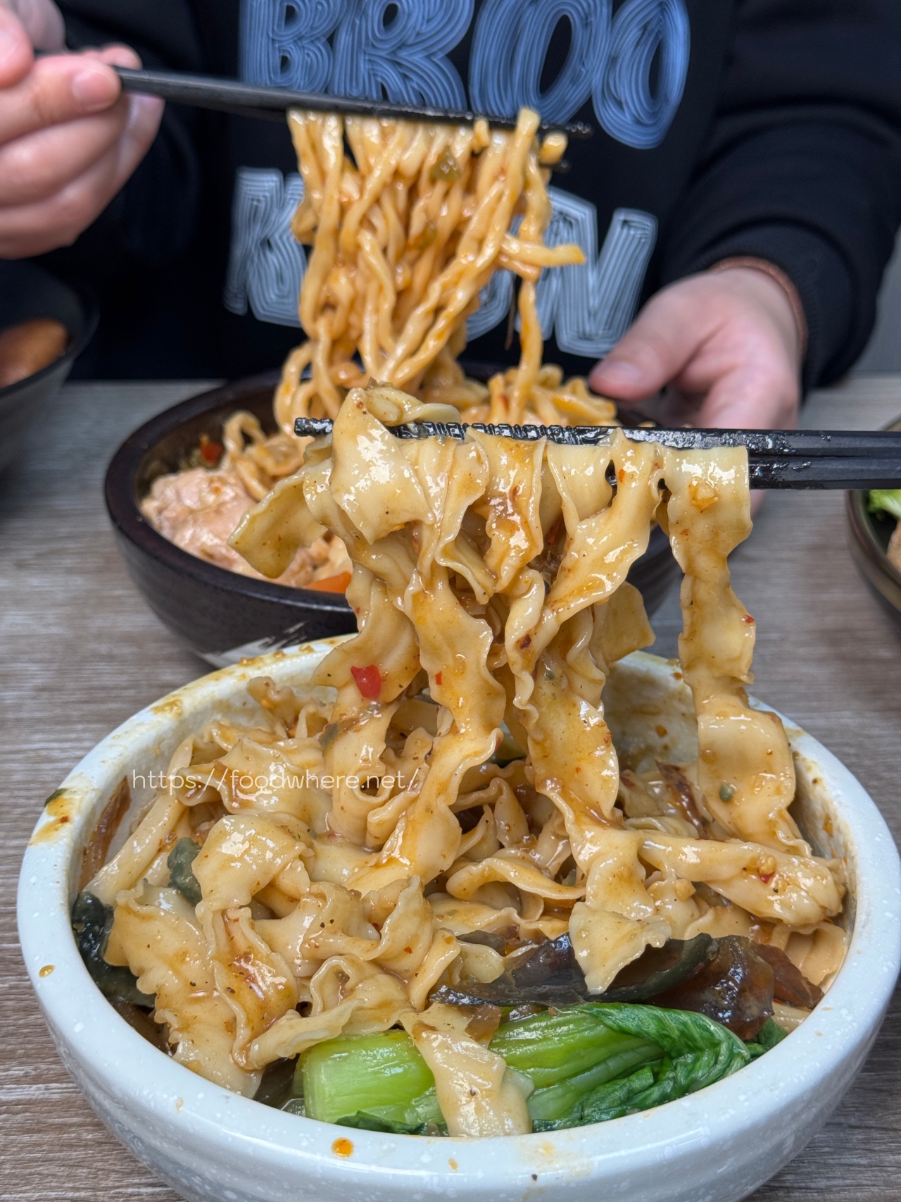 （2025最新菜單）高雄最強麻辣皮蛋拌麵《祿賜LUCI》咖哩飯必加超強螺旋滑蛋包 高醫商圈美食 熱河街必吃美食 @高雄美食底對