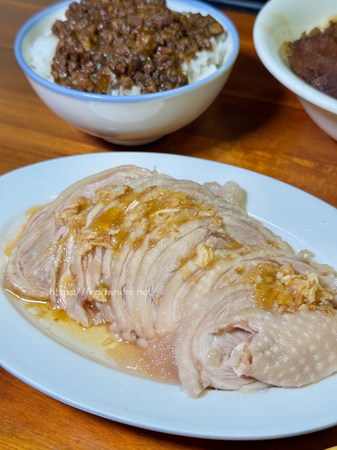 高雄必吃 苓雅市場美食《臺灣麵。雞飯》招牌牛肉乾拌麵、梅菜肉燥飯 苓雅夜市 @高雄美食底對