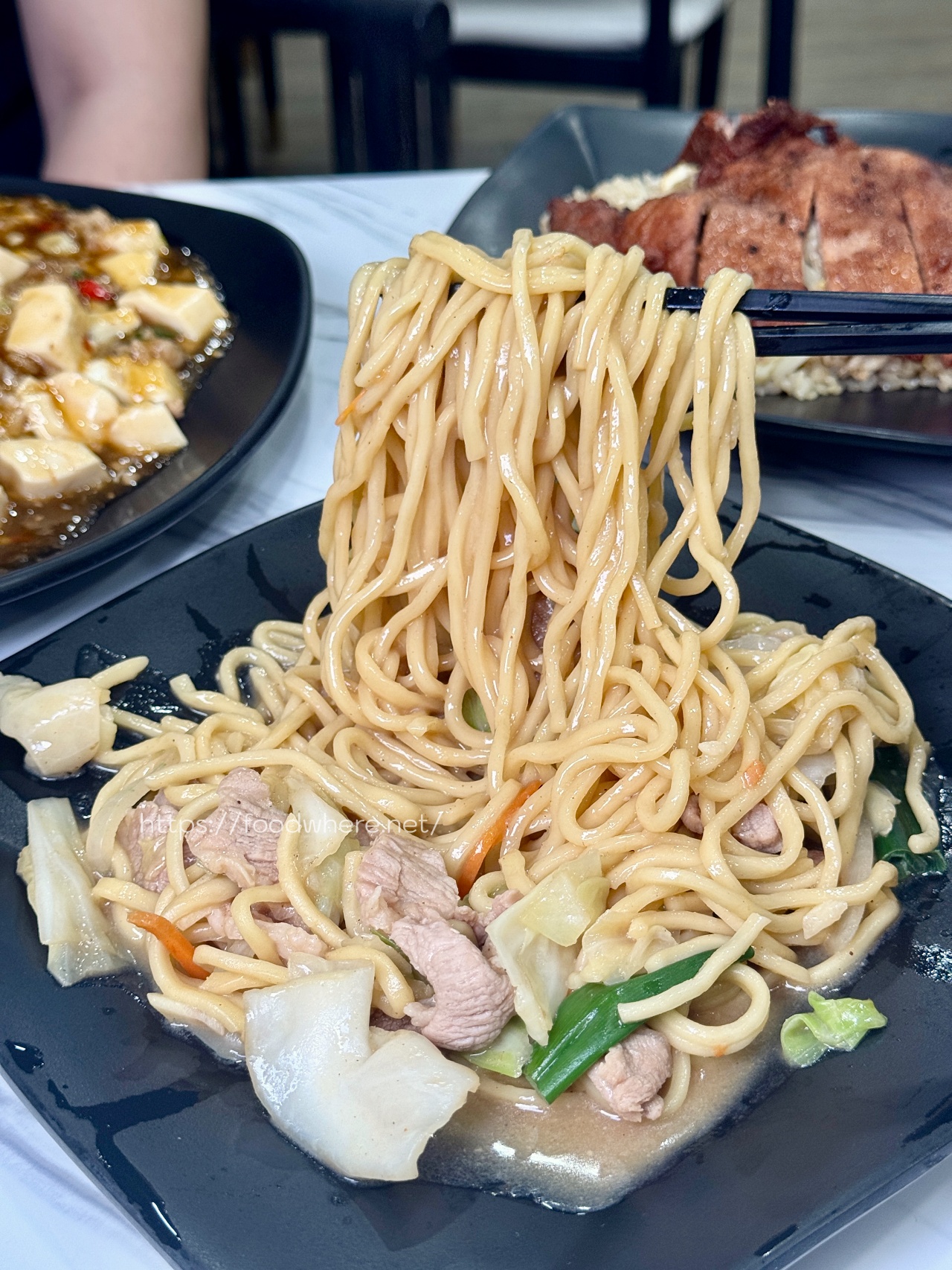 （有菜單）三民區平價炒飯《津園炒燴飯》豬排蛋炒飯$100，炒飯、燴飯、炒麵、鍋燒、熱炒家常菜推薦 @高雄美食底對