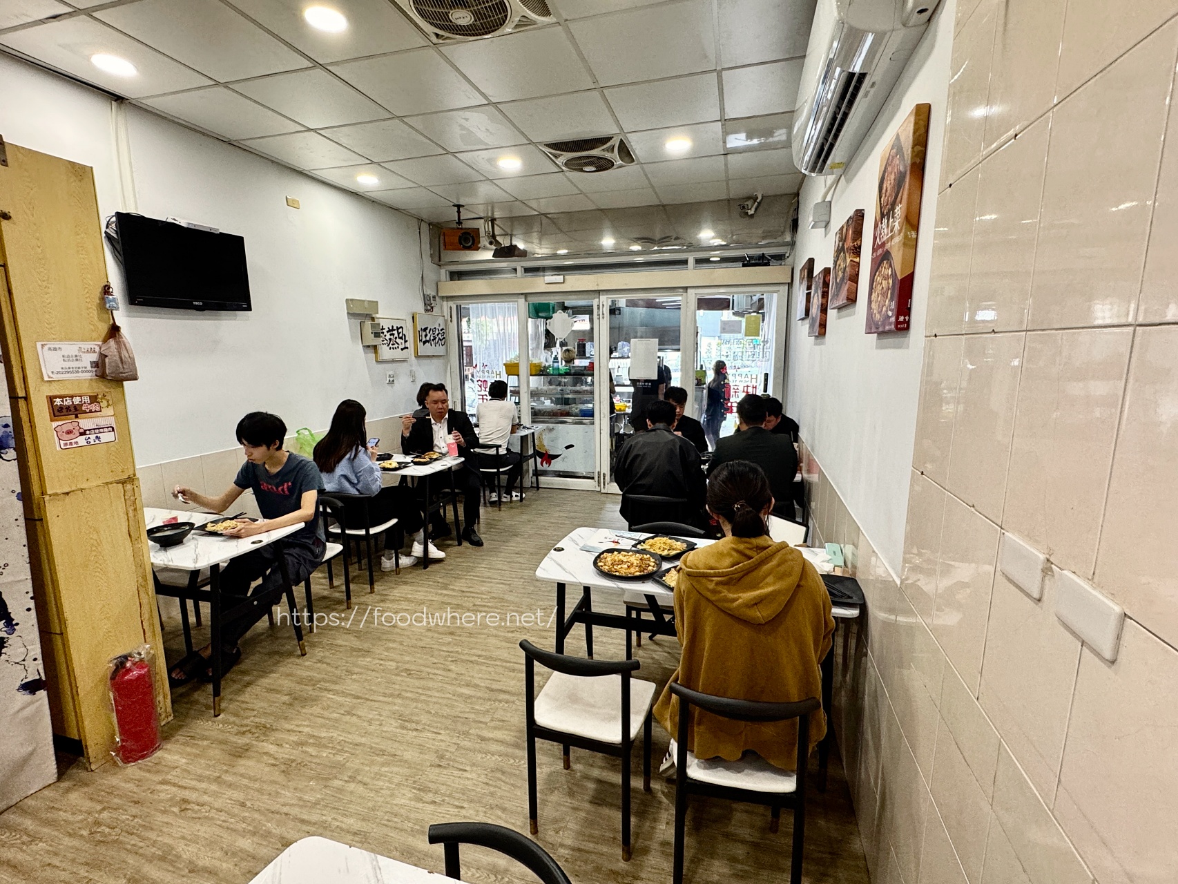 （有菜單）三民區平價炒飯《津園炒燴飯》豬排蛋炒飯$100，炒飯、燴飯、炒麵、鍋燒、熱炒家常菜推薦 @高雄美食底對