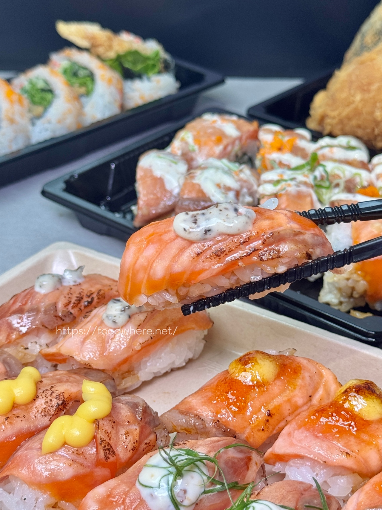 美式創意壽司外帶餐盒《多帶幾盒 美式創意壽司專賣》文化中心周邊美食 高雄壽司外帶 @高雄美食底對