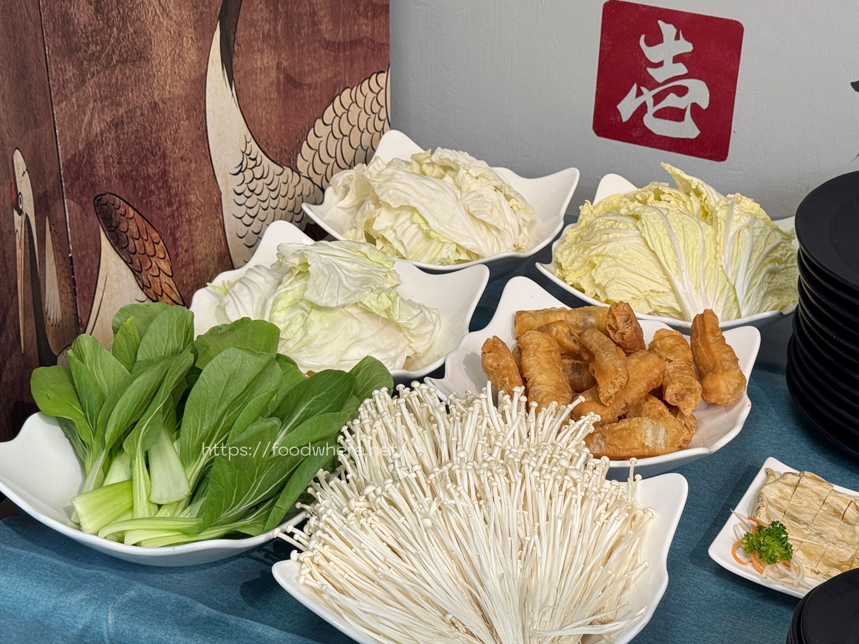 美麗島捷運站《神戶亭》日本老闆開的平價壽喜燒鍋物不用300元 自助區菜吧火鍋料吃到飽 @高雄美食底對
