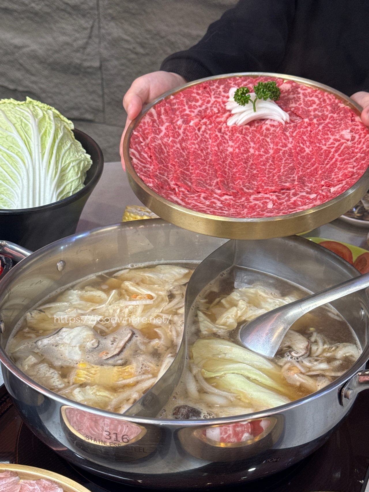 高雄愛馬仕橘《滿興潮汕火鍋》前鎮區聚餐火鍋首選！湯頭濃郁必點手切安格斯牛小排 @高雄美食底對