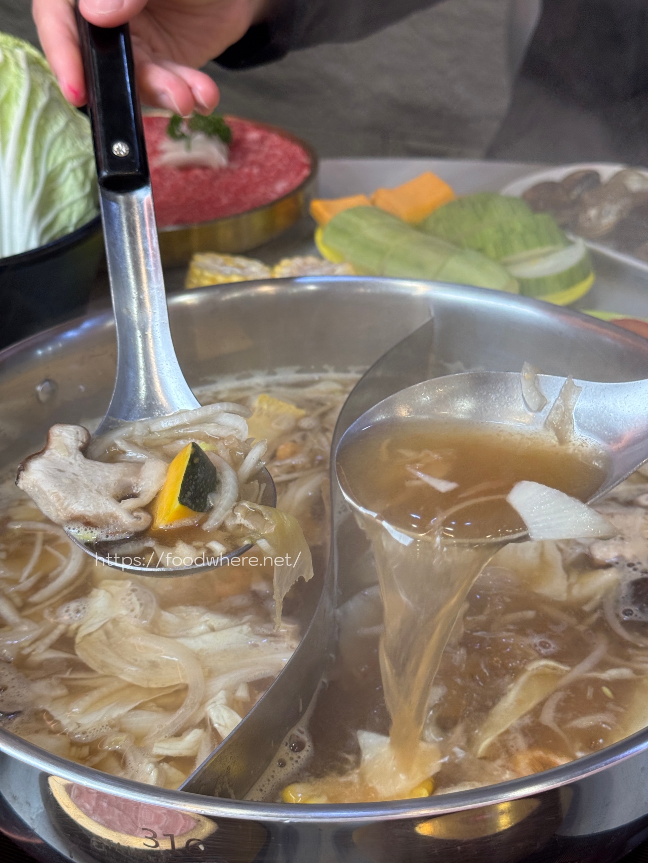 高雄愛馬仕橘《滿興潮汕火鍋》前鎮區聚餐火鍋首選！湯頭濃郁必點手切安格斯牛小排 @高雄美食底對