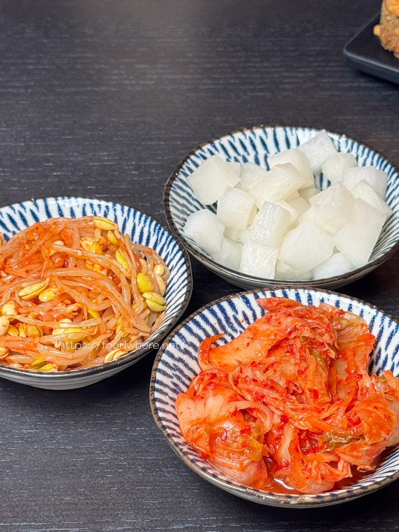 高雄最好吃平價韓式炸雞《卡雞麻韓式炸雞》推薦半半套餐、泡菜豬肉飯卷、生菜包烤肉 @高雄美食底對