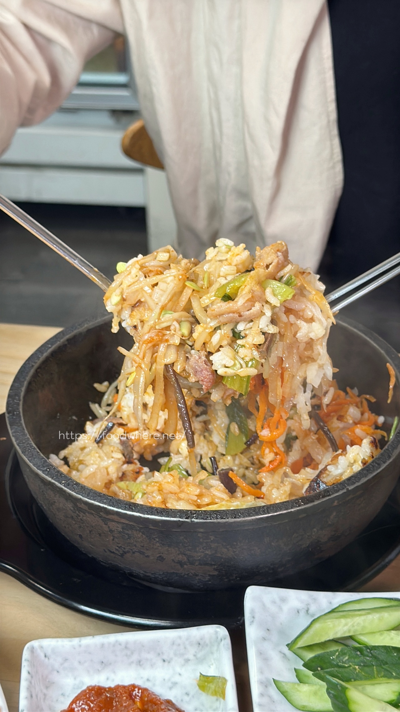（有放最新菜單）高雄在地營業20年韓式料理《李氏朝鮮館》餐點大份量！必吃海鮮煎餅、石鍋拌飯飯、炸醬麵 @高雄美食底對