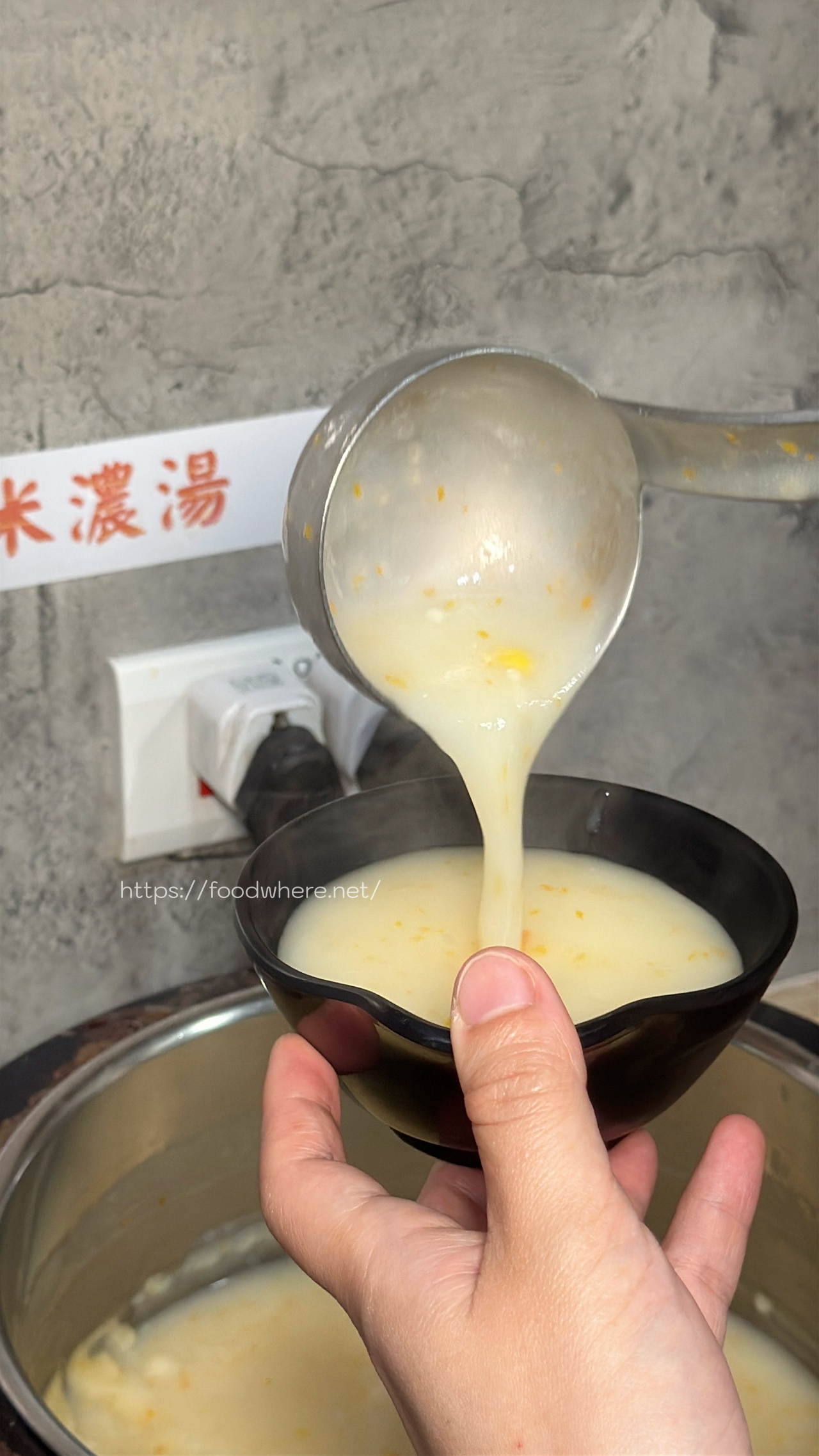 （有菜單）霸氣原塊牛排！《阿財原肉牛排》平價好吃 自助區吃爆牛肉湯、玉米濃湯、冰淇淋 @高雄美食底對