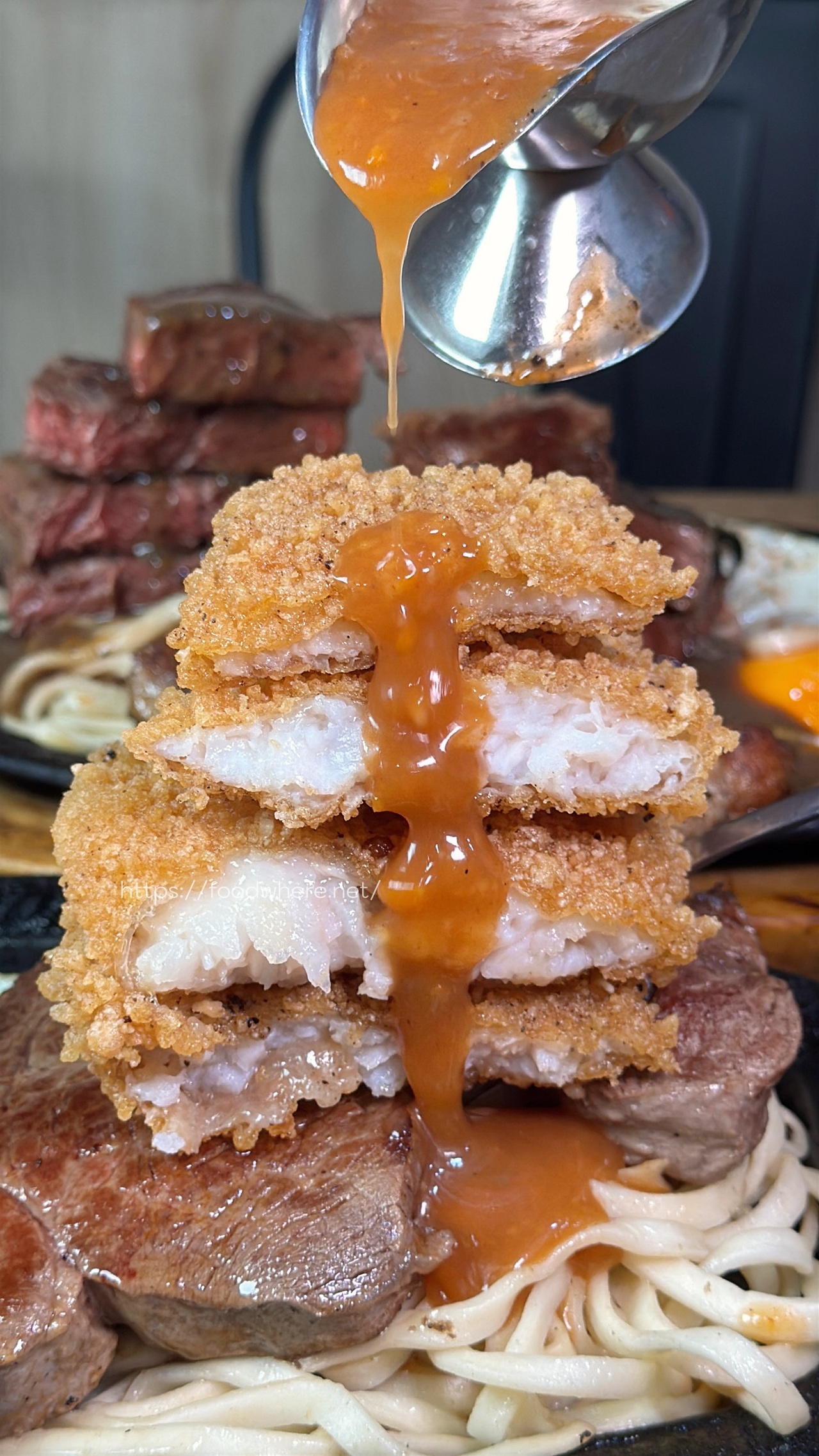 （有菜單）霸氣原塊牛排！《阿財原肉牛排》平價好吃 自助區吃爆牛肉湯、玉米濃湯、冰淇淋 @高雄美食底對