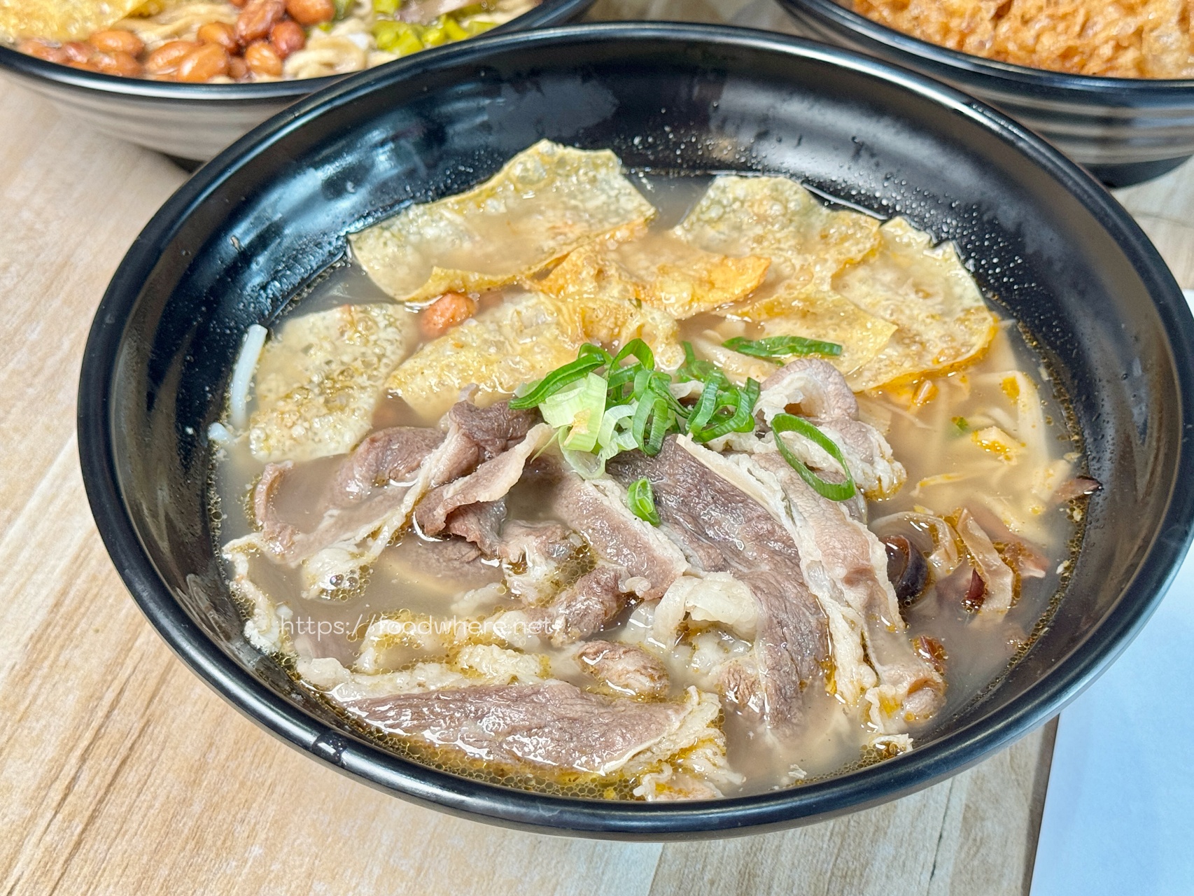 必吃限量炸蛋螺螄粉《饗螺螺螄粉楠梓德民店》麻辣鴨血店家自製口感滑嫩入味 楠梓螺螄粉 @高雄美食底對
