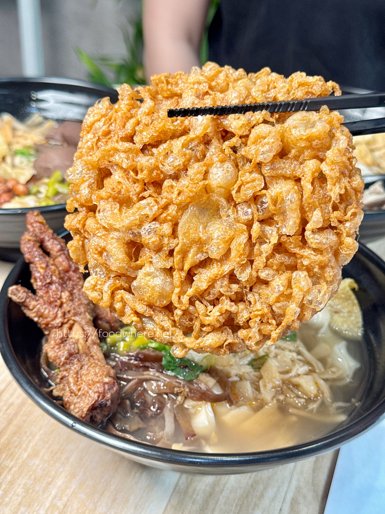 必吃限量炸蛋螺螄粉《饗螺螺螄粉楠梓德民店》麻辣鴨血店家自製口感滑嫩入味 楠梓螺螄粉 @高雄美食底對