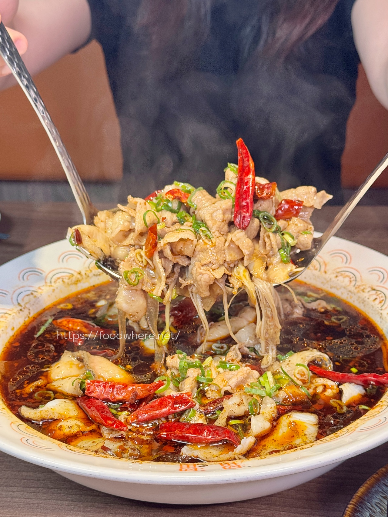 (2025最新菜單)雙人套餐990《溜溜酸菜魚專賣店》富民店菜單大升級！私房功夫菜超下飯~高雄酸菜魚推薦 @高雄美食底對