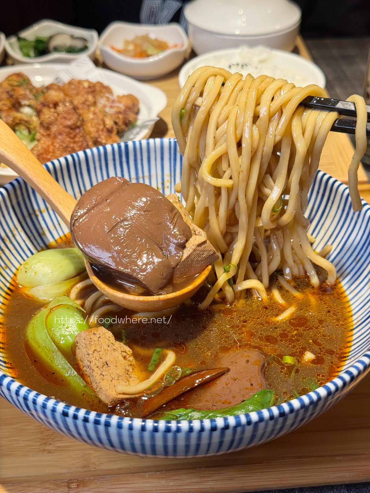 夢時代新開幕《集客人間茶館》高雄夢時代美食、超巨珍珠奶茶 @高雄美食底對