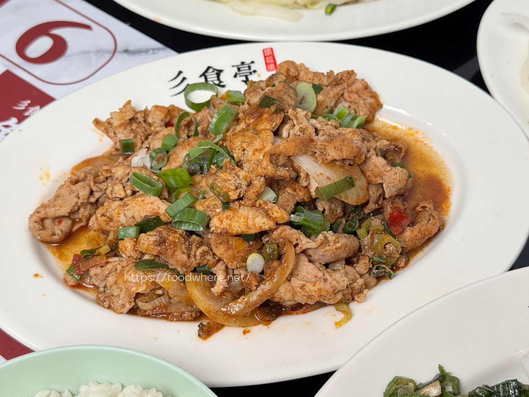 （有菜單）高雄超狂鐵板燒《彡食亭鐵板燒-高雄鼎中店》牛排店等級嫩肩牛、沙朗、菲力！雙倍肉量爆吃～白飯、湯、飲料無限量供應 @高雄美食底對