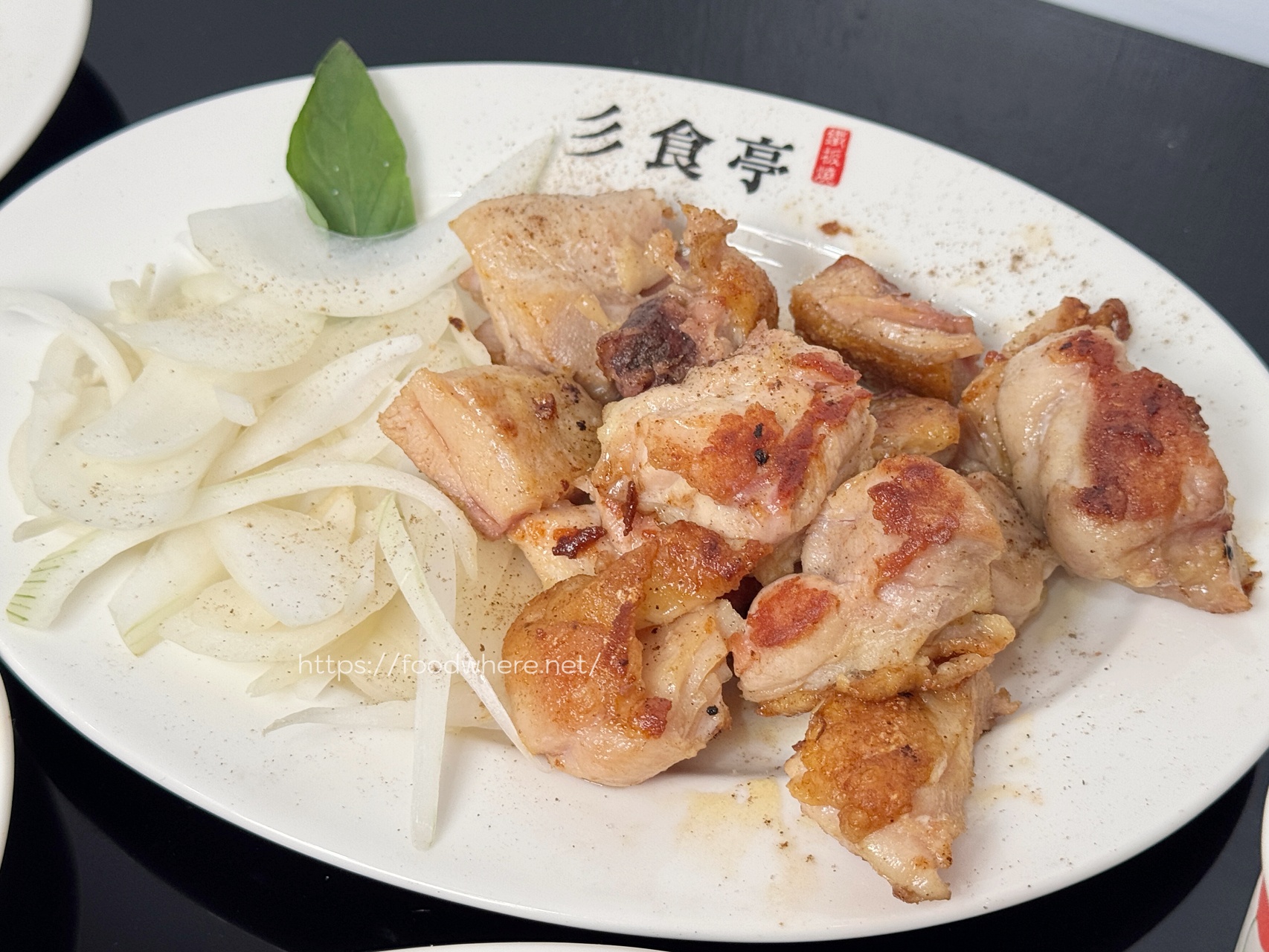 （有菜單）高雄超狂鐵板燒《彡食亭鐵板燒-高雄鼎中店》牛排店等級嫩肩牛、沙朗、菲力！雙倍肉量爆吃～白飯、湯、飲料無限量供應 @高雄美食底對