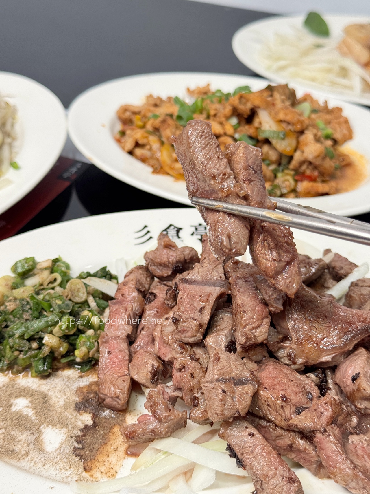 （有菜單）高雄超狂鐵板燒《彡食亭鐵板燒-高雄鼎中店》牛排店等級嫩肩牛、沙朗、菲力！雙倍肉量爆吃～白飯、湯、飲料無限量供應 @高雄美食底對