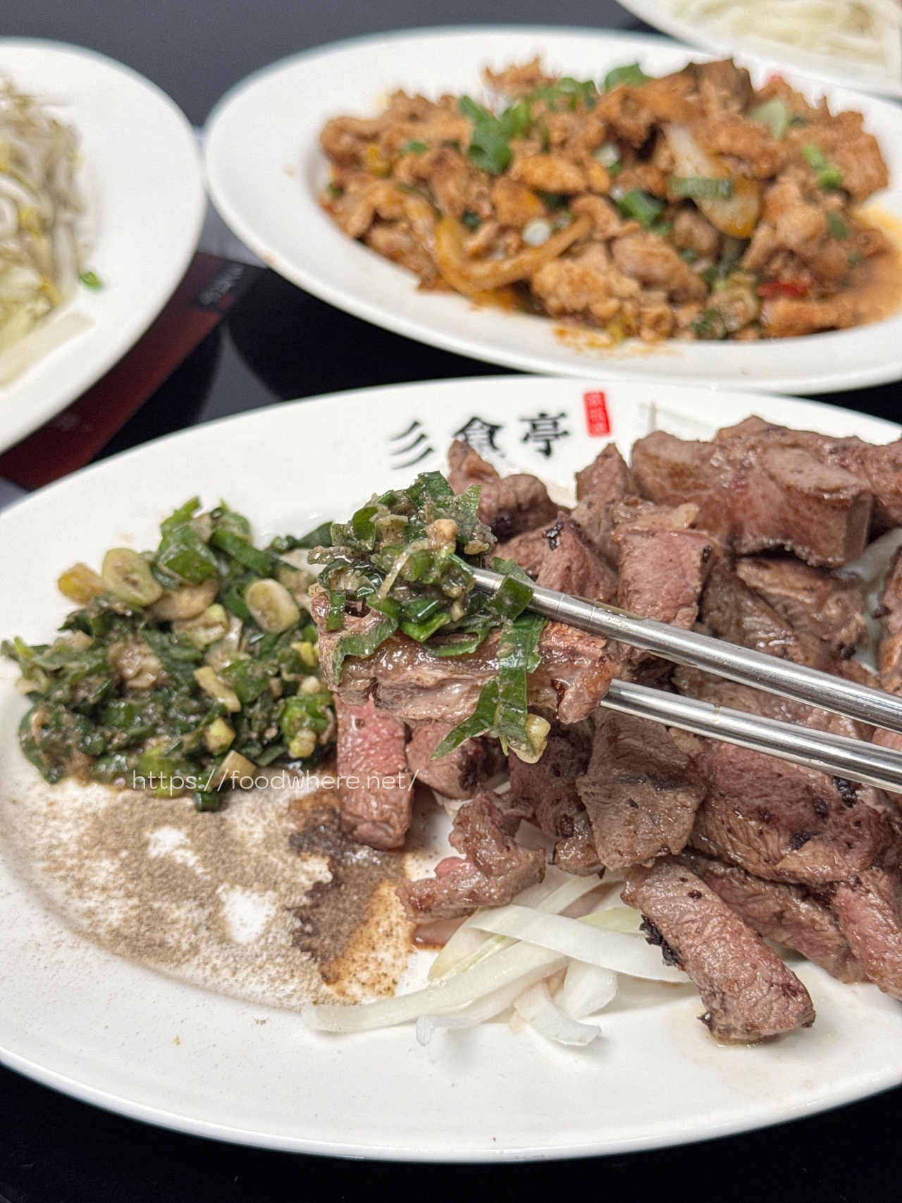 （有菜單）高雄超狂鐵板燒《彡食亭鐵板燒-高雄鼎中店》牛排店等級嫩肩牛、沙朗、菲力！雙倍肉量爆吃～白飯、湯、飲料無限量供應 @高雄美食底對