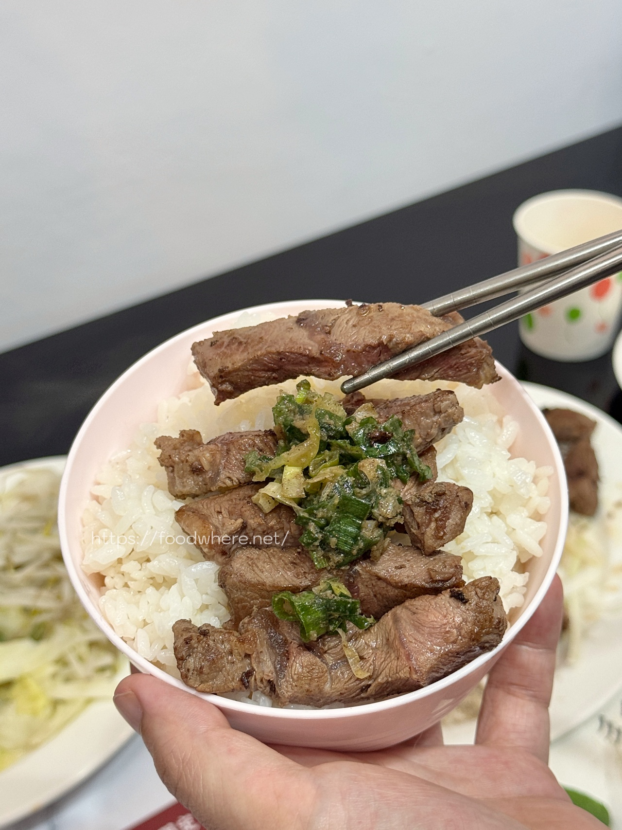 （有菜單）高雄超狂鐵板燒《彡食亭鐵板燒-高雄鼎中店》牛排店等級嫩肩牛、沙朗、菲力！雙倍肉量爆吃～白飯、湯、飲料無限量供應 @高雄美食底對