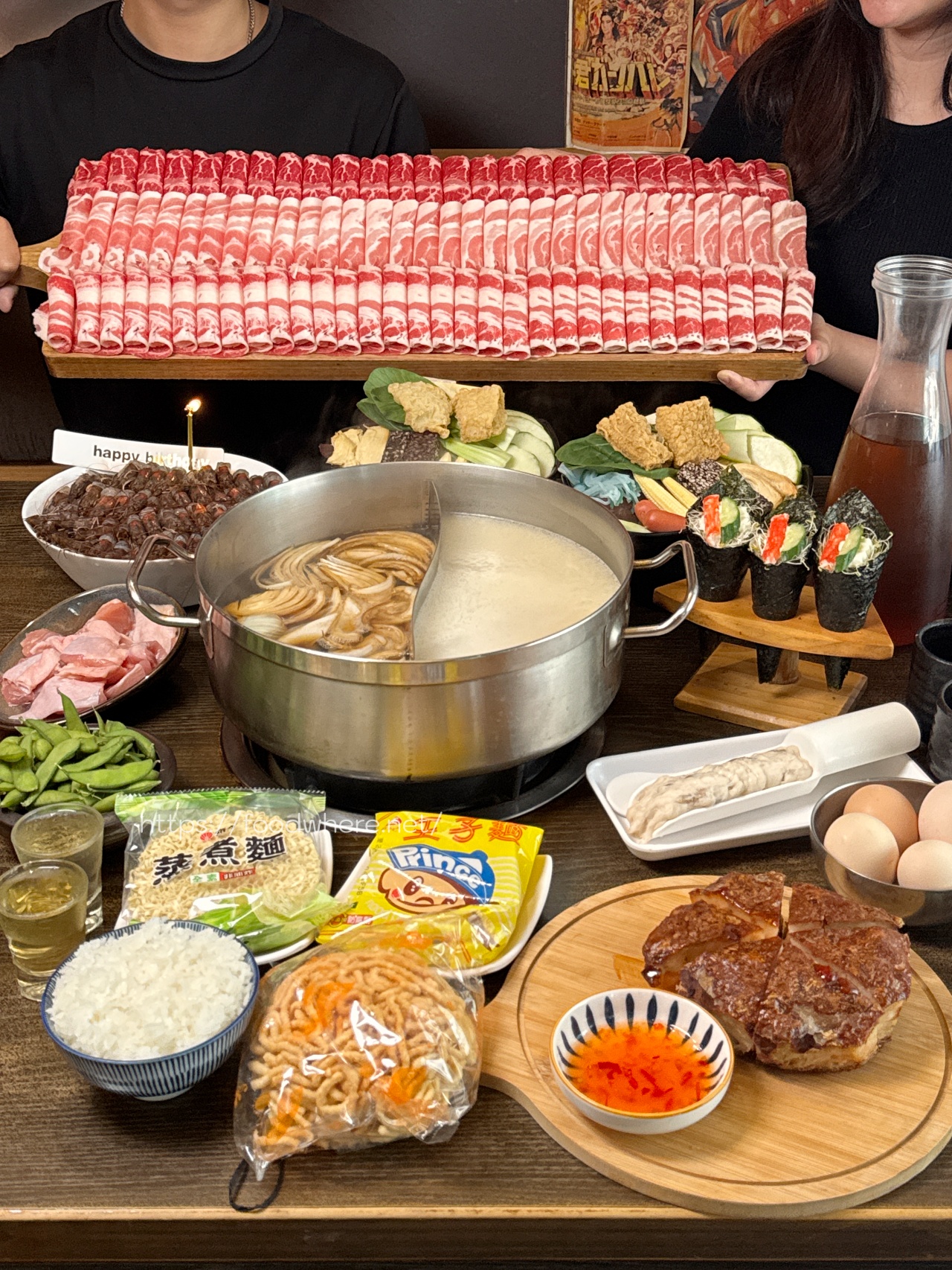 高雄壽喜燒推薦《井兵衛壽喜燒》肉控天堂！全台最浮誇壽喜燒肉盤，加點月亮蝦餅也很可以 @高雄美食底對