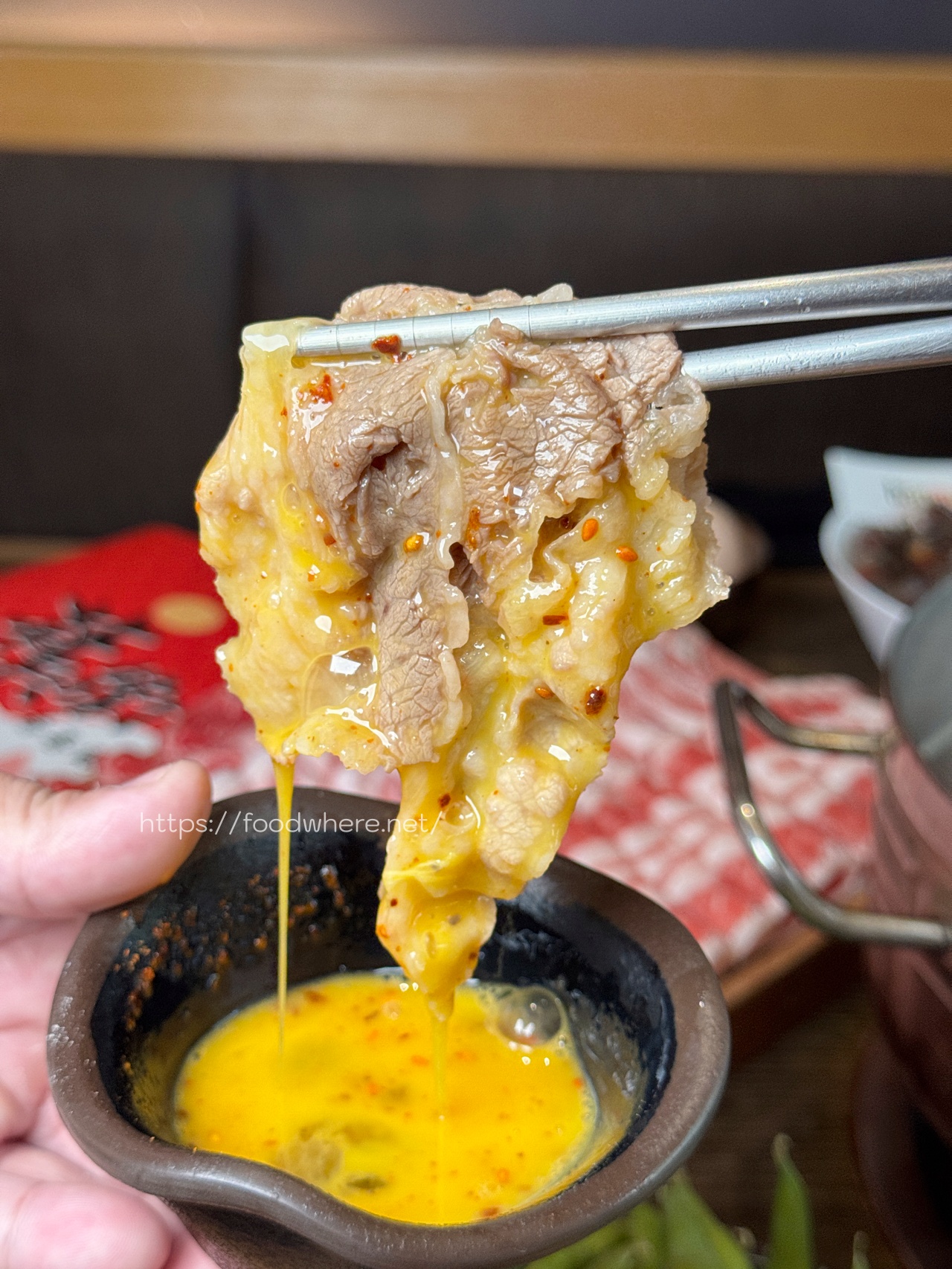 高雄壽喜燒推薦《井兵衛壽喜燒》肉控天堂！全台最浮誇壽喜燒肉盤，加點月亮蝦餅也很可以 @高雄美食底對