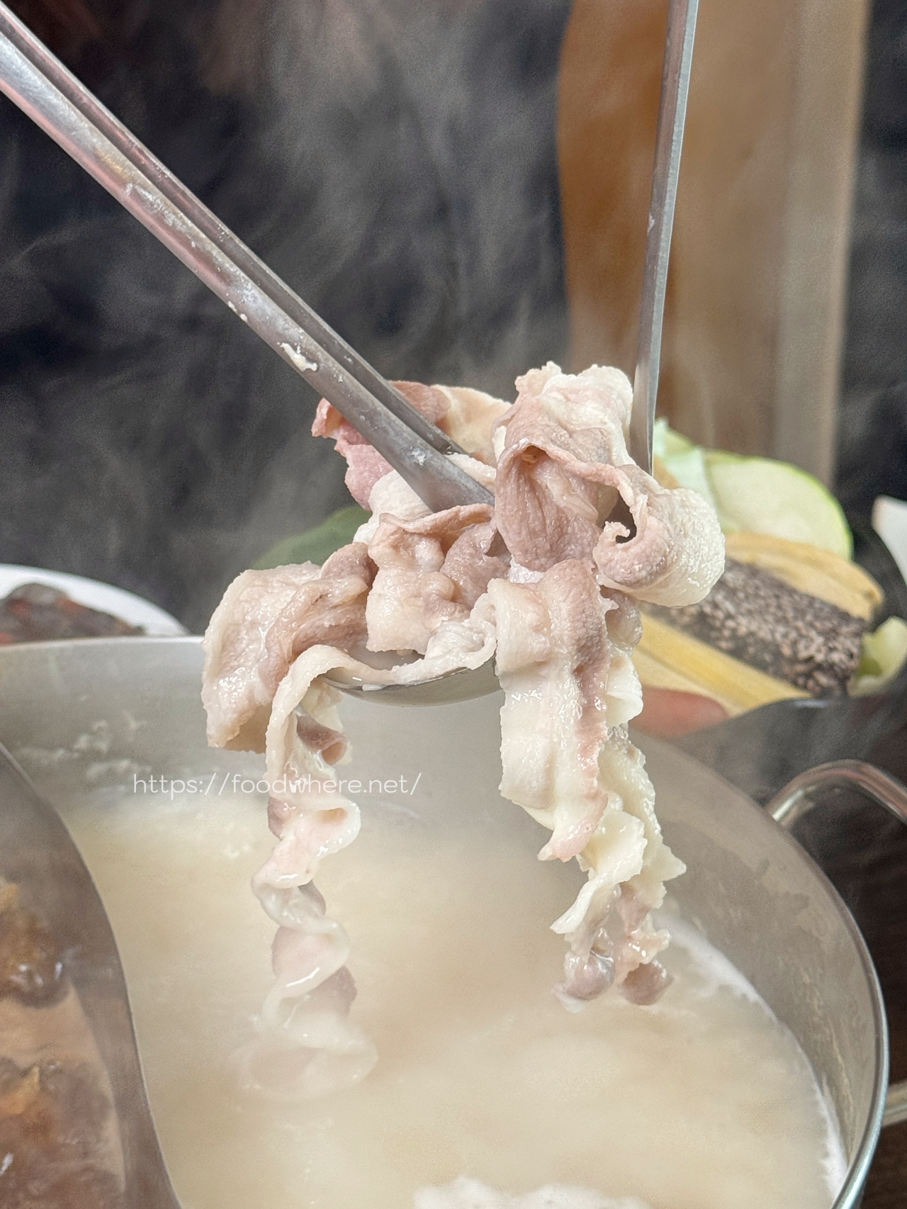 高雄壽喜燒推薦《井兵衛壽喜燒》肉控天堂！全台最浮誇壽喜燒肉盤，加點月亮蝦餅也很可以 @高雄美食底對