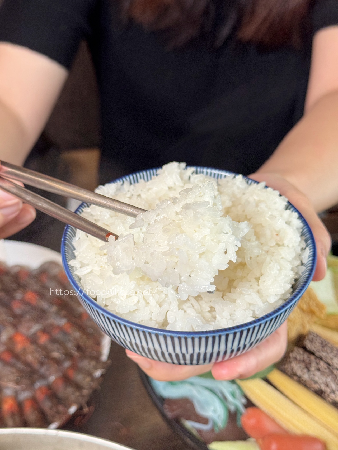 高雄壽喜燒推薦《井兵衛壽喜燒》肉控天堂！全台最浮誇壽喜燒肉盤，加點月亮蝦餅也很可以 @高雄美食底對