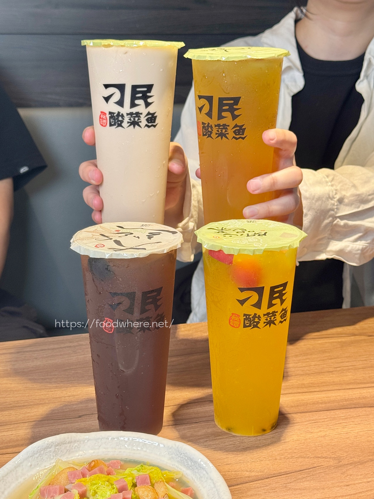 （完整菜單）高雄左營《刁民酸菜魚富裕店》高雄的刁民們真的等太久！老罈酸菜魚酸&#038;初戀蕃茄魚 白飯兩碗起跳～ @高雄美食底對