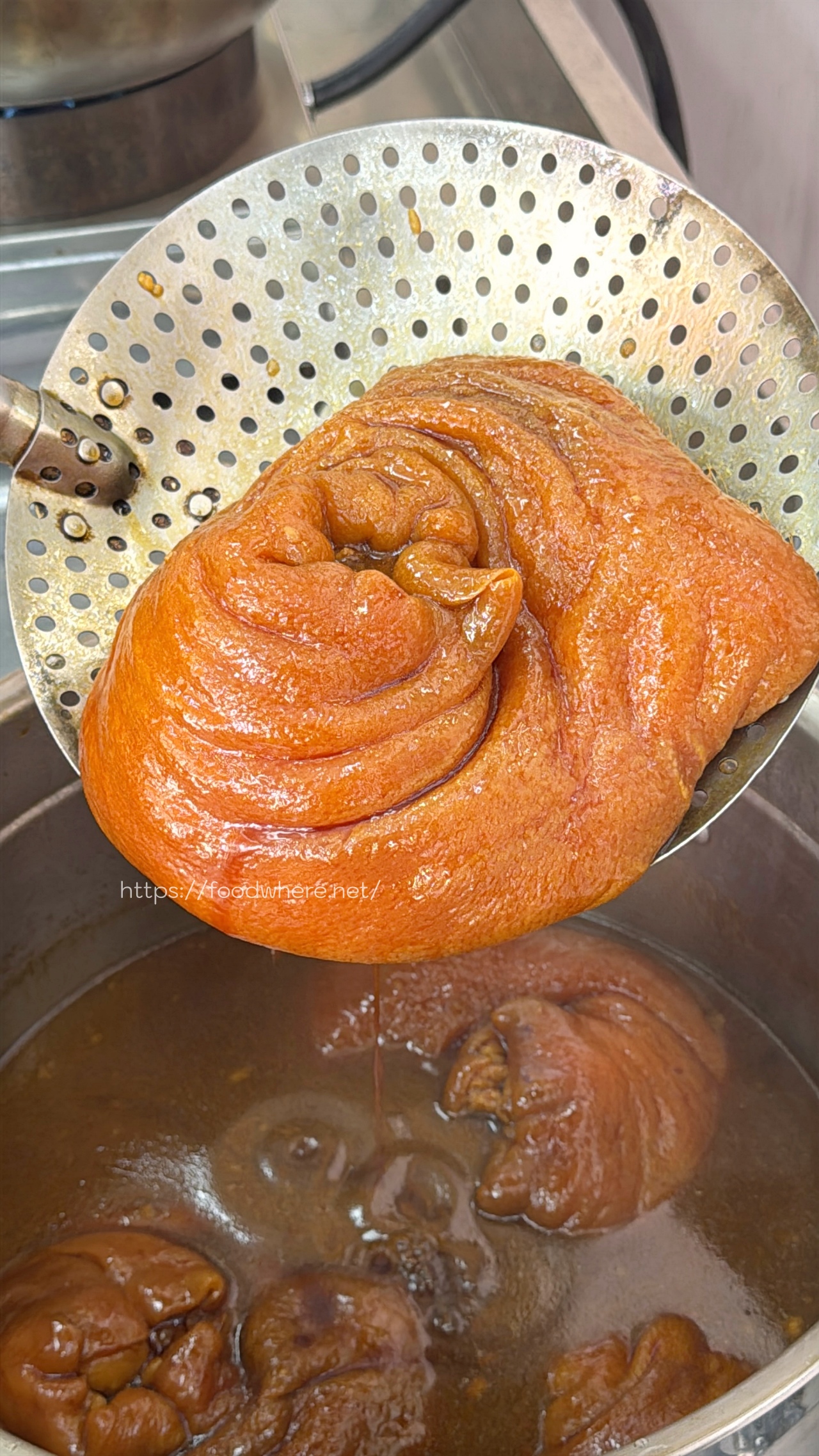 高雄最威牛肉麵《318霸王牛肉麵》腿庫飯、紅油抄手也都非常好吃！ @高雄美食底對