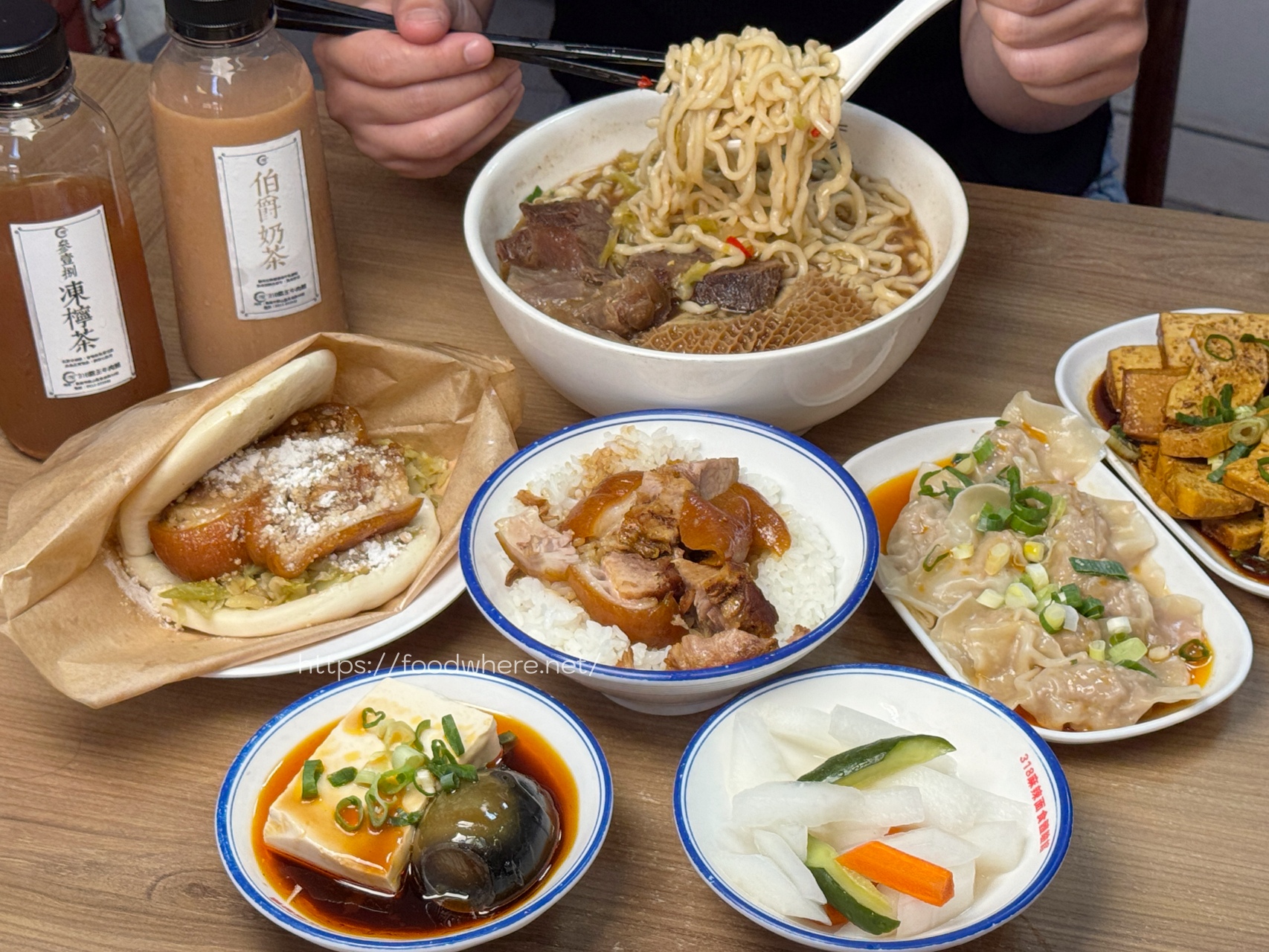 高雄最威牛肉麵《318霸王牛肉麵》腿庫飯、紅油抄手也都非常好吃！ @高雄美食底對