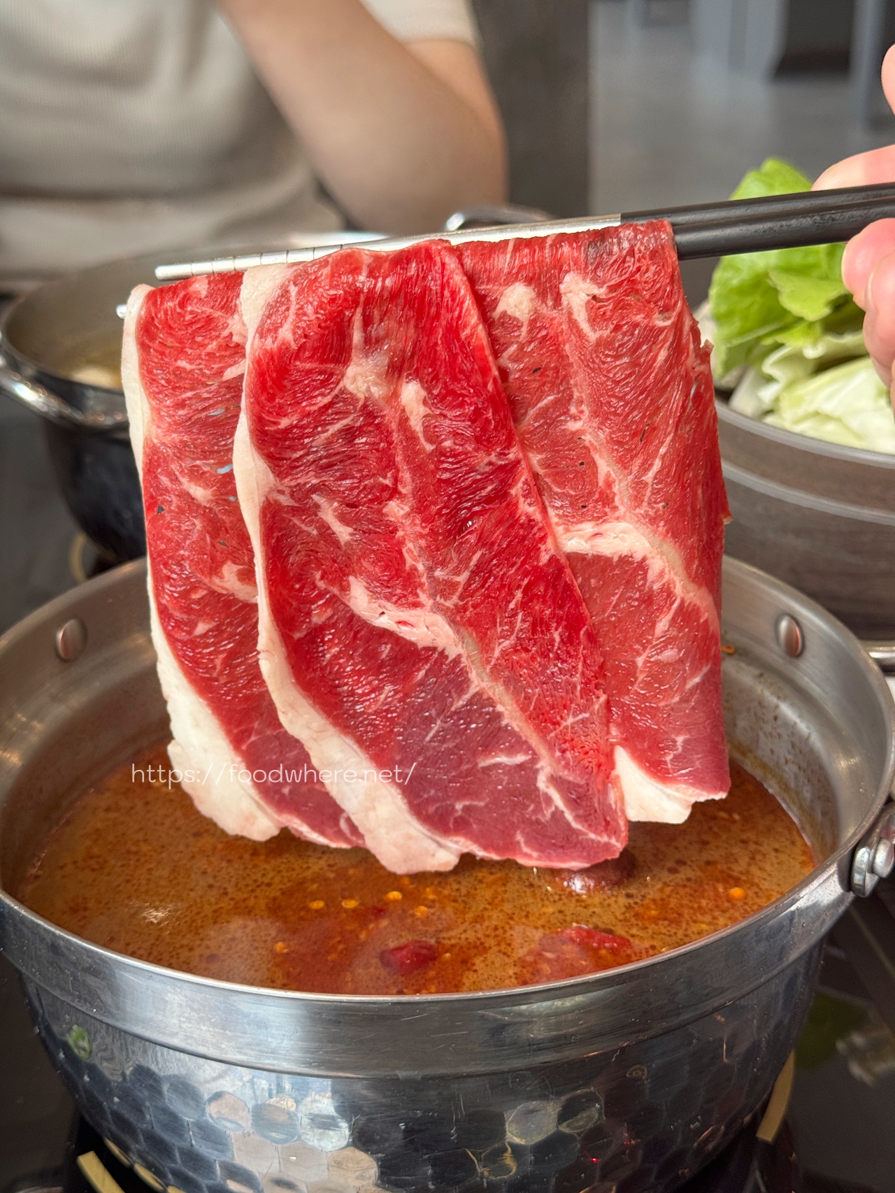 （有菜單）高雄新開幕《對馬涮涮屋》肉霸王雙人套餐直接給四大盤肉 @高雄美食底對