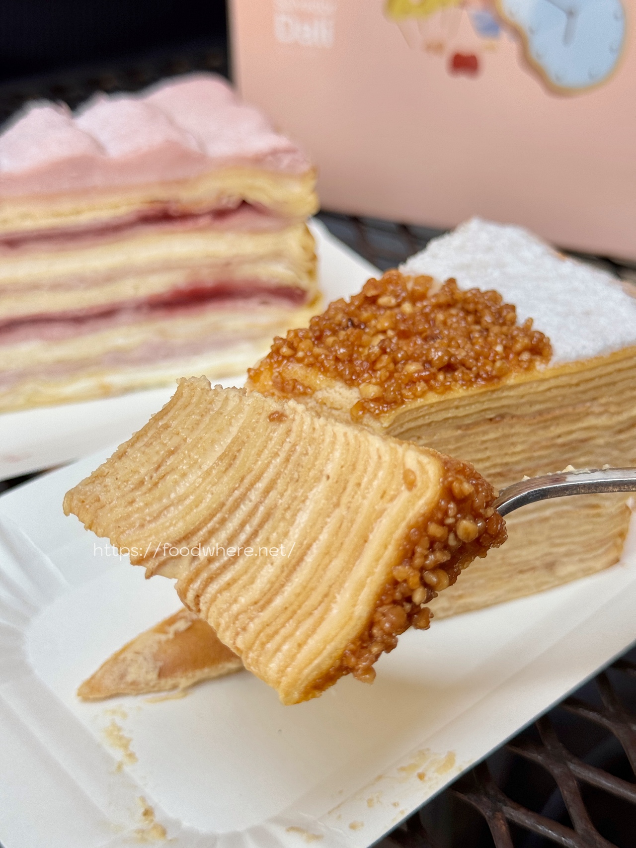 高雄千層蛋糕推薦《狸小路手作烘焙》全台烘焙大賞Top 30中，唯一上榜的千層蛋糕專賣店！夢時代B1甜點控必收 @高雄美食底對