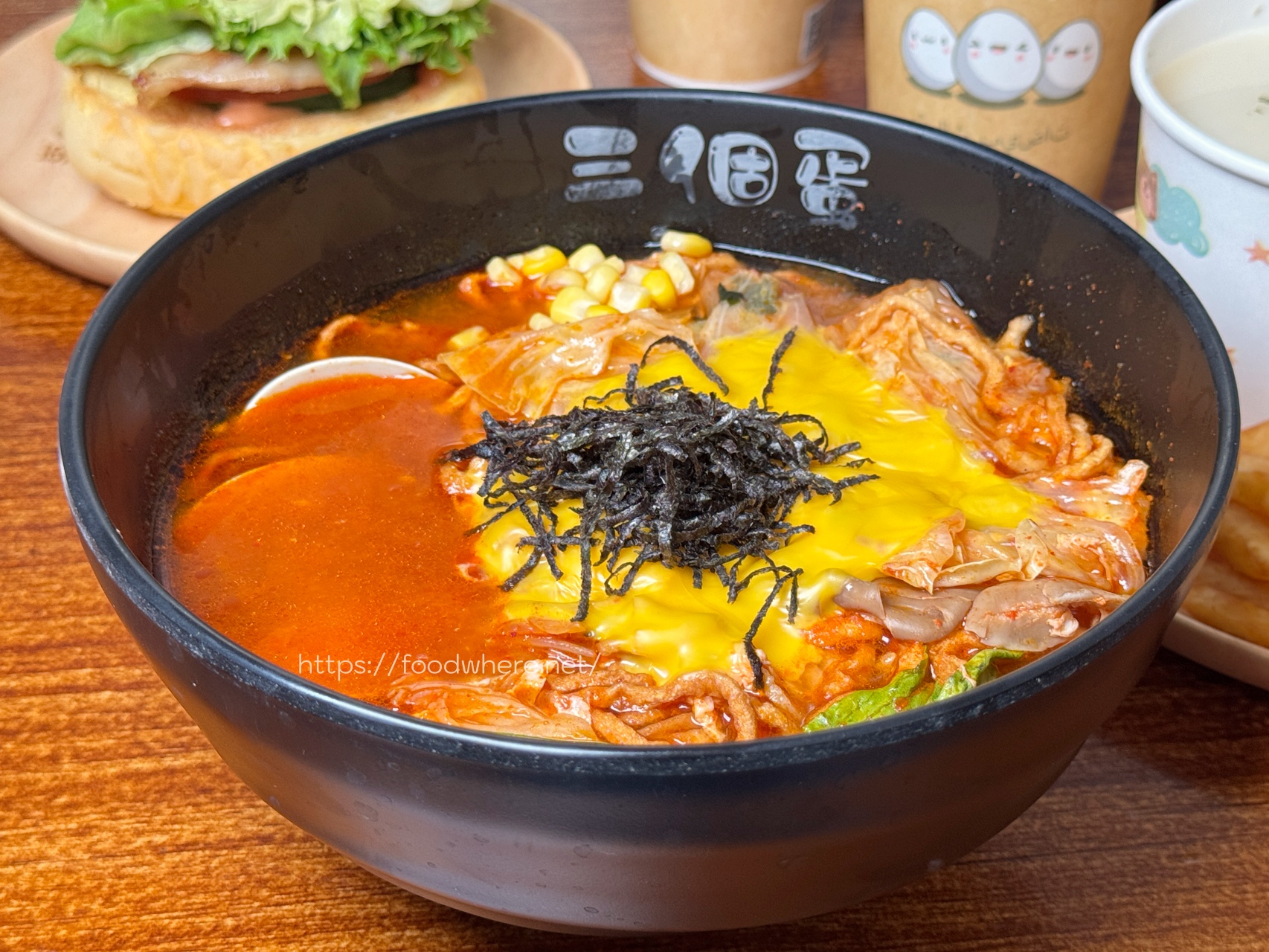（有放菜單）五甲鳳山早餐推薦《三個蛋早午餐》這家早午餐竟然把梅乾扣肉夾進蛋餅！還有69元超佛心套餐！ @高雄美食底對