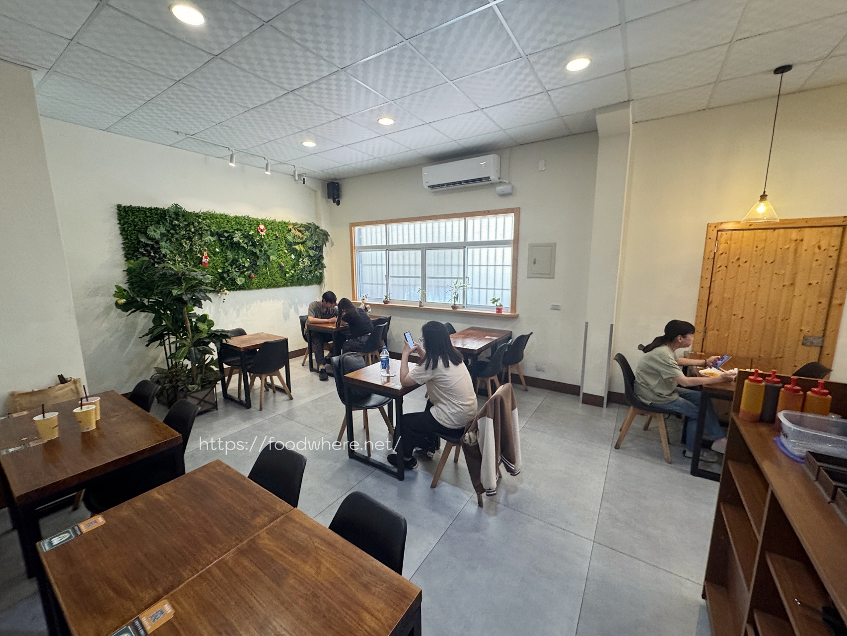 （有放菜單）五甲鳳山早餐推薦《三個蛋早午餐》這家早午餐竟然把梅乾扣肉夾進蛋餅！還有69元超佛心套餐！ @高雄美食底對