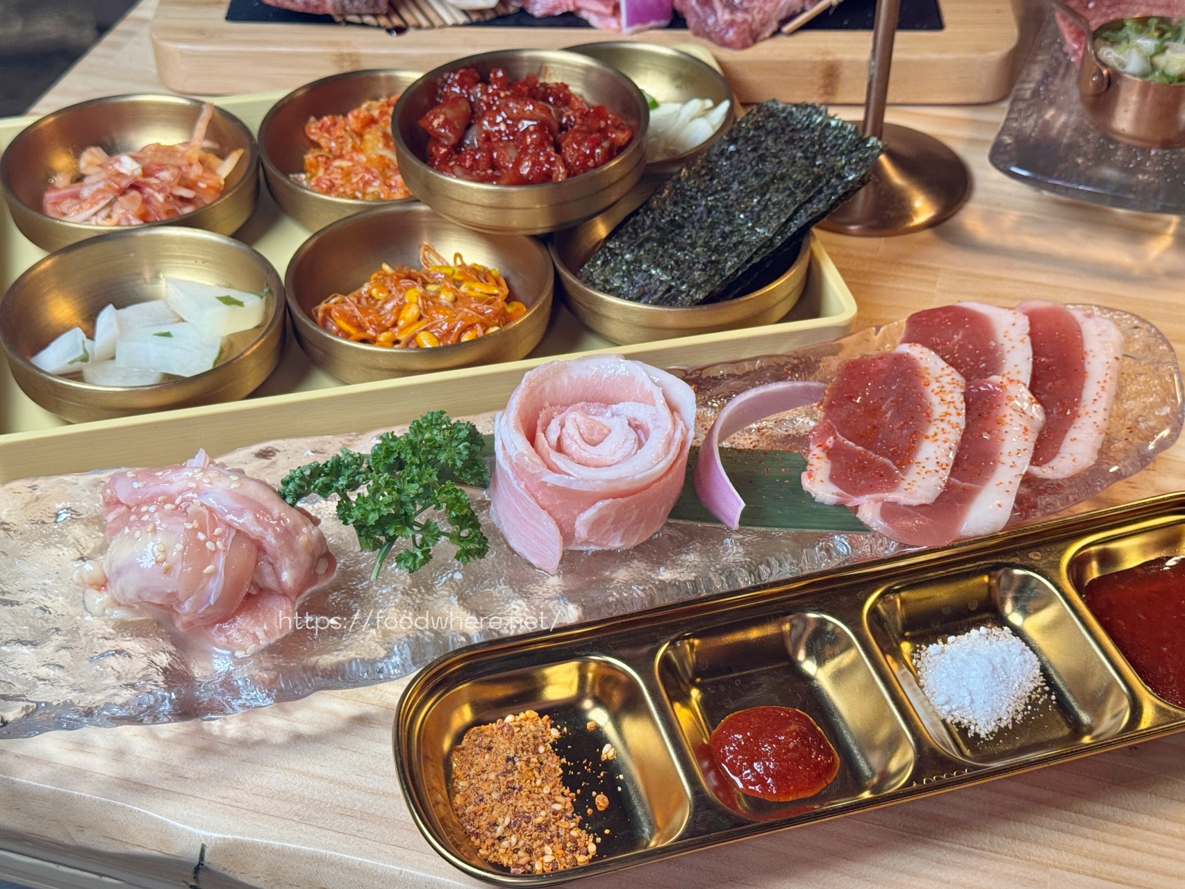 （完整菜單）高雄新開幕韓式燒肉《慕十里韓式燒肉 高雄左營店》超狂雙人套餐全攻略！活醃蟹限量、厚切牛舌超犯規 @高雄美食底對