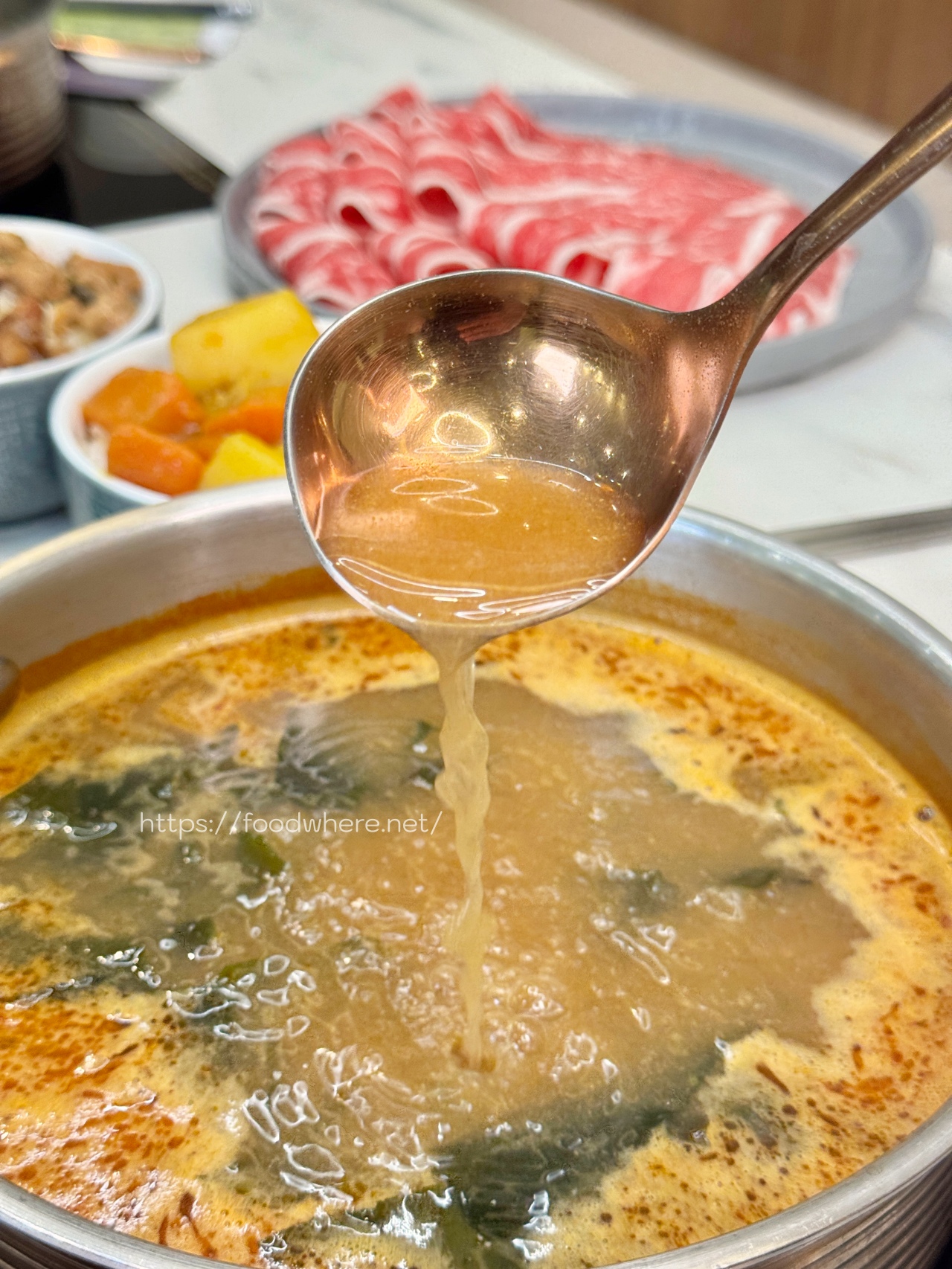（有放菜單）高雄最強火鍋菜吧《伊根鍋屋鼎強店》肉品升級、自助區超狂蔬菜鍋料吃到飽！宵夜時段也能來用餐 @高雄美食底對
