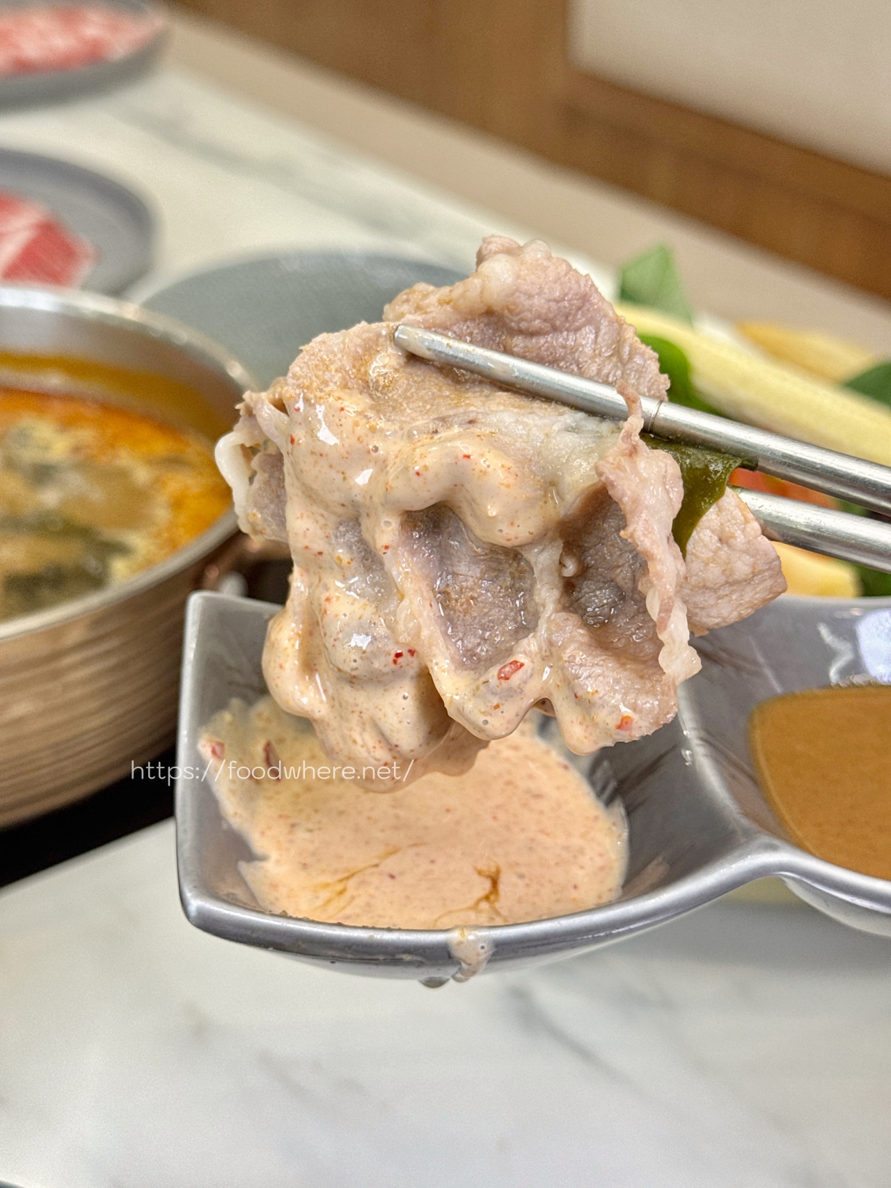 （有放菜單）高雄最強火鍋菜吧《伊根鍋屋鼎強店》肉品升級、自助區超狂蔬菜鍋料吃到飽！宵夜時段也能來用餐 @高雄美食底對