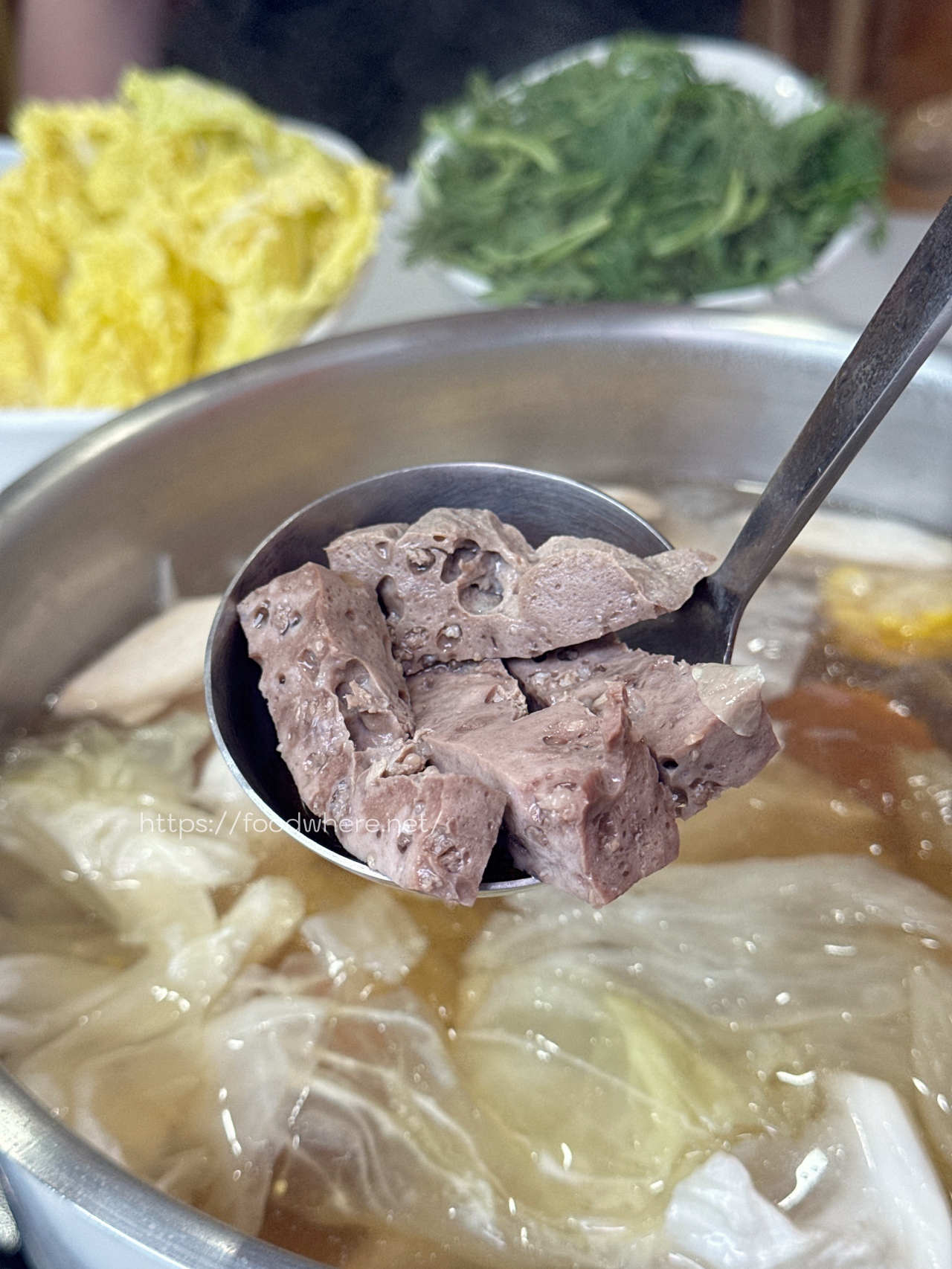 溫體牛控必收！高雄《山皇牛潮汕溫體牛肉火鍋》超強手打牛肉丸必點，現切牛肉、牛骨清湯鍋超驚艷 @高雄美食底對