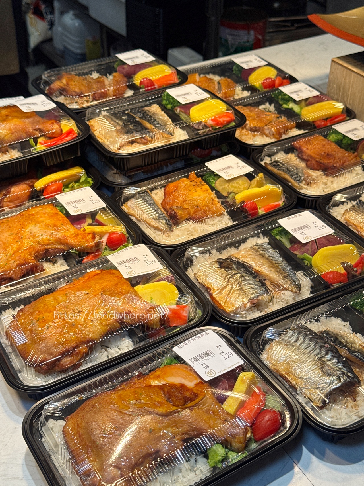 高雄生鮮超市推薦《平凡五金行》聚餐寶藏店！免費代客料理、世界頂級肉品、活體海鮮選擇多 @高雄美食底對