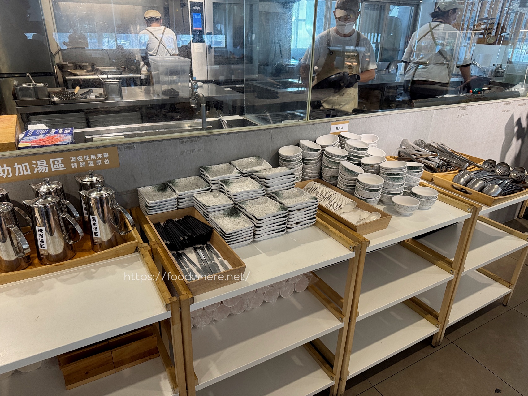 高雄生鮮超市推薦《平凡五金行》聚餐寶藏店！免費代客料理、世界頂級肉品、活體海鮮選擇多 @高雄美食底對