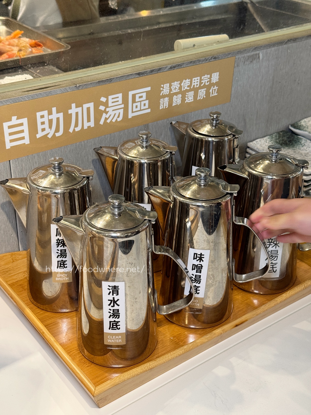 高雄生鮮超市推薦《平凡五金行》聚餐寶藏店！免費代客料理、世界頂級肉品、活體海鮮選擇多 @高雄美食底對