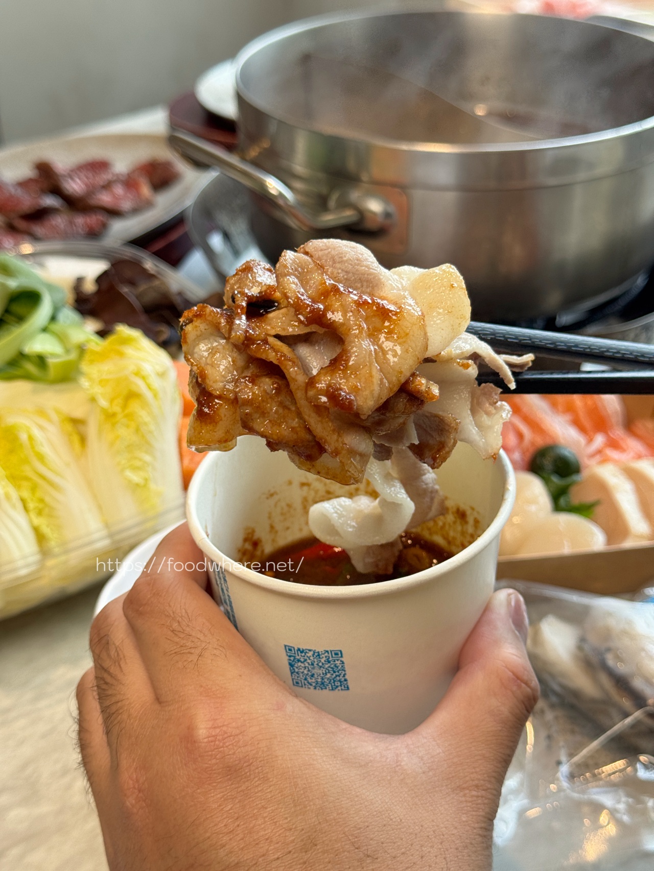 高雄生鮮超市推薦《平凡五金行》聚餐寶藏店！免費代客料理、世界頂級肉品、活體海鮮選擇多 @高雄美食底對